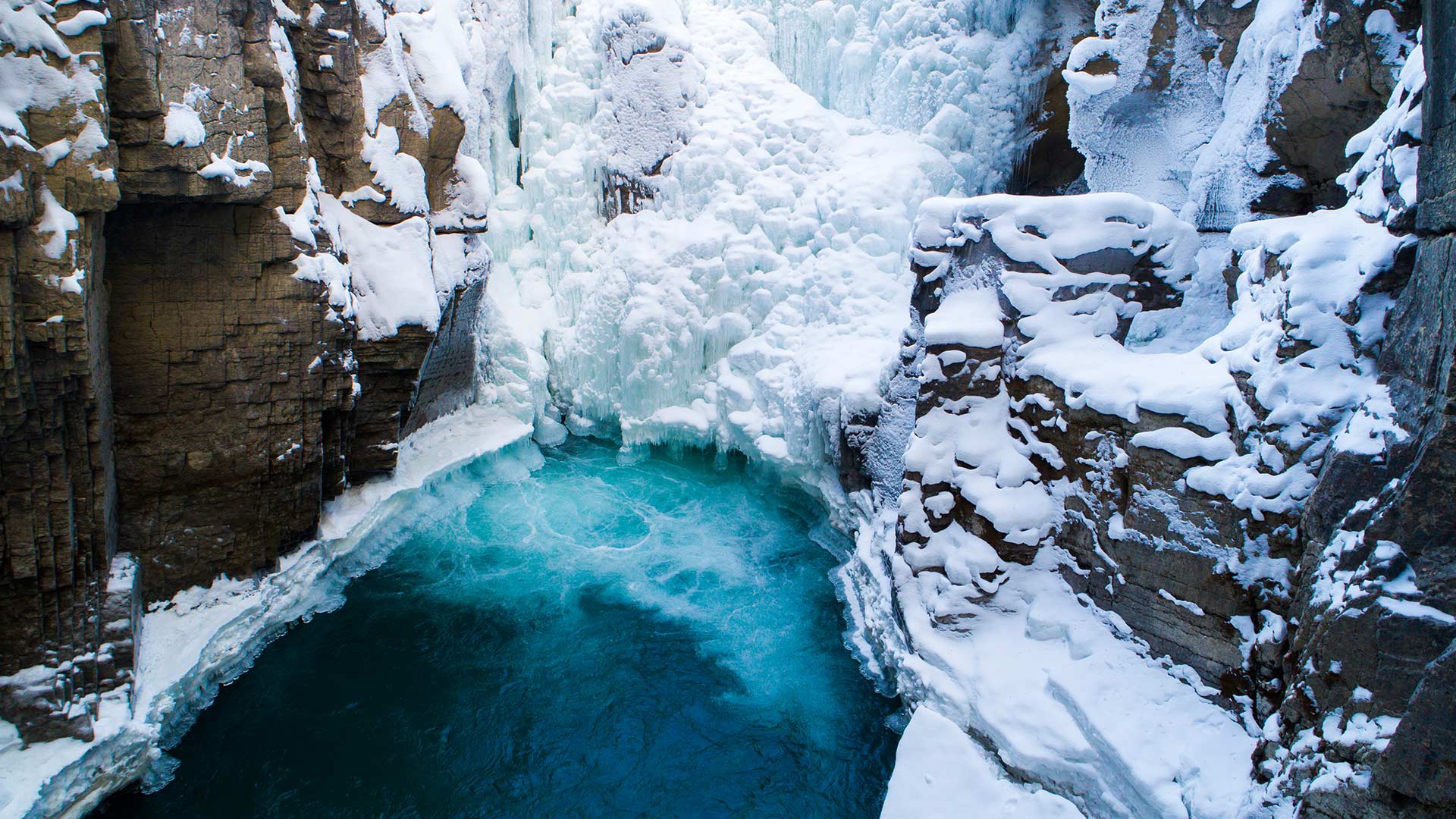 Frozen Waterfall and Turquoise Water in Canada HD Wallpaper