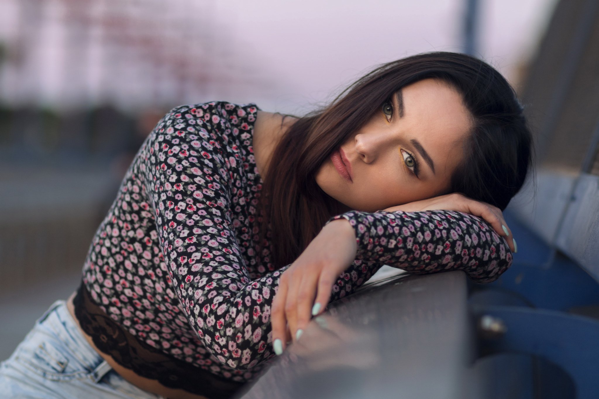 women, short tops, hair in face, women outdoors, jeans, Polish women, blue nails, face, green eyes, bokeh, portrait, looking at viewer, brunette, Kuba Brencz HD Wallpaper