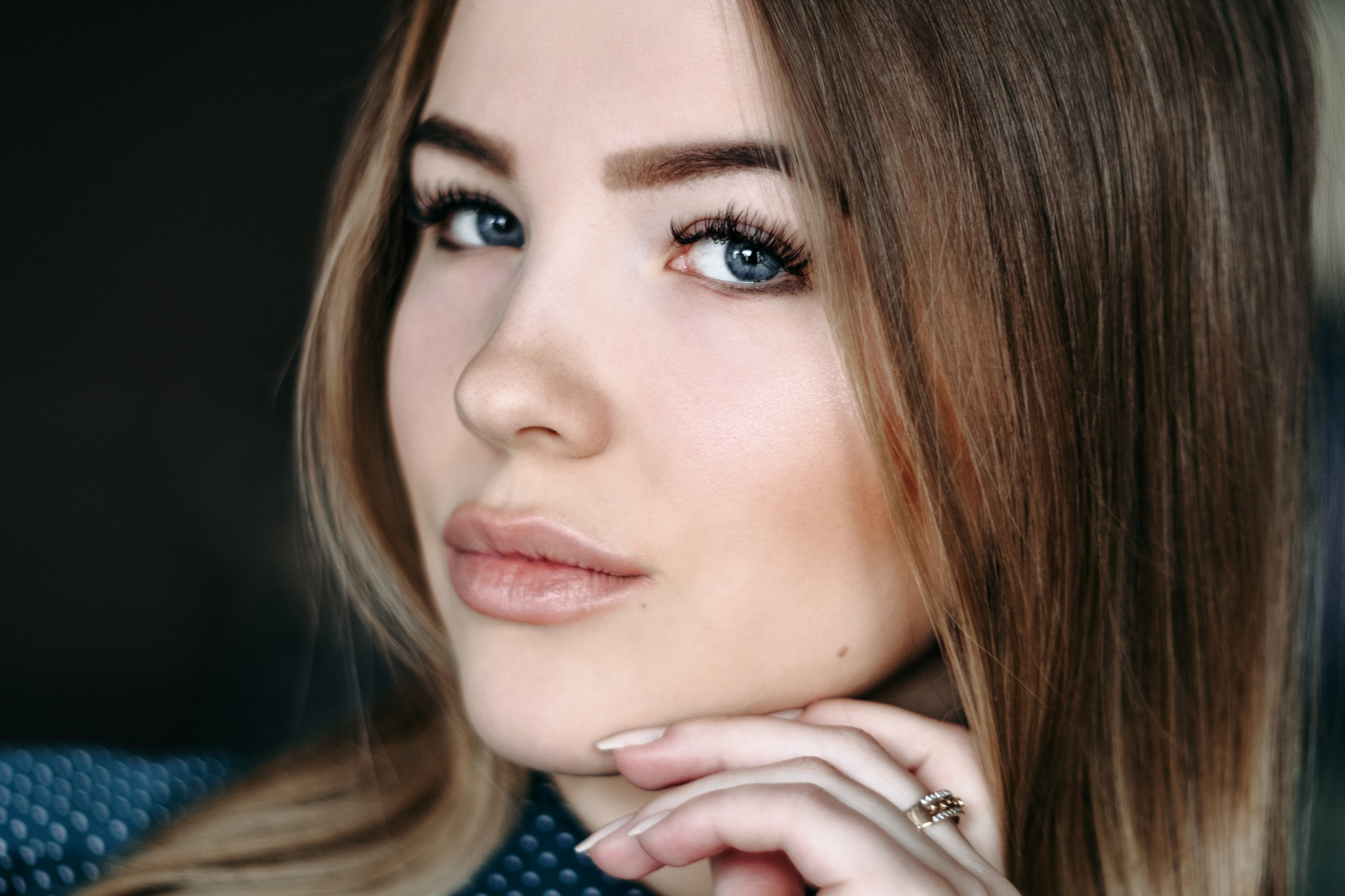 Woman with blonde hair and blue eyes HD Wallpaper