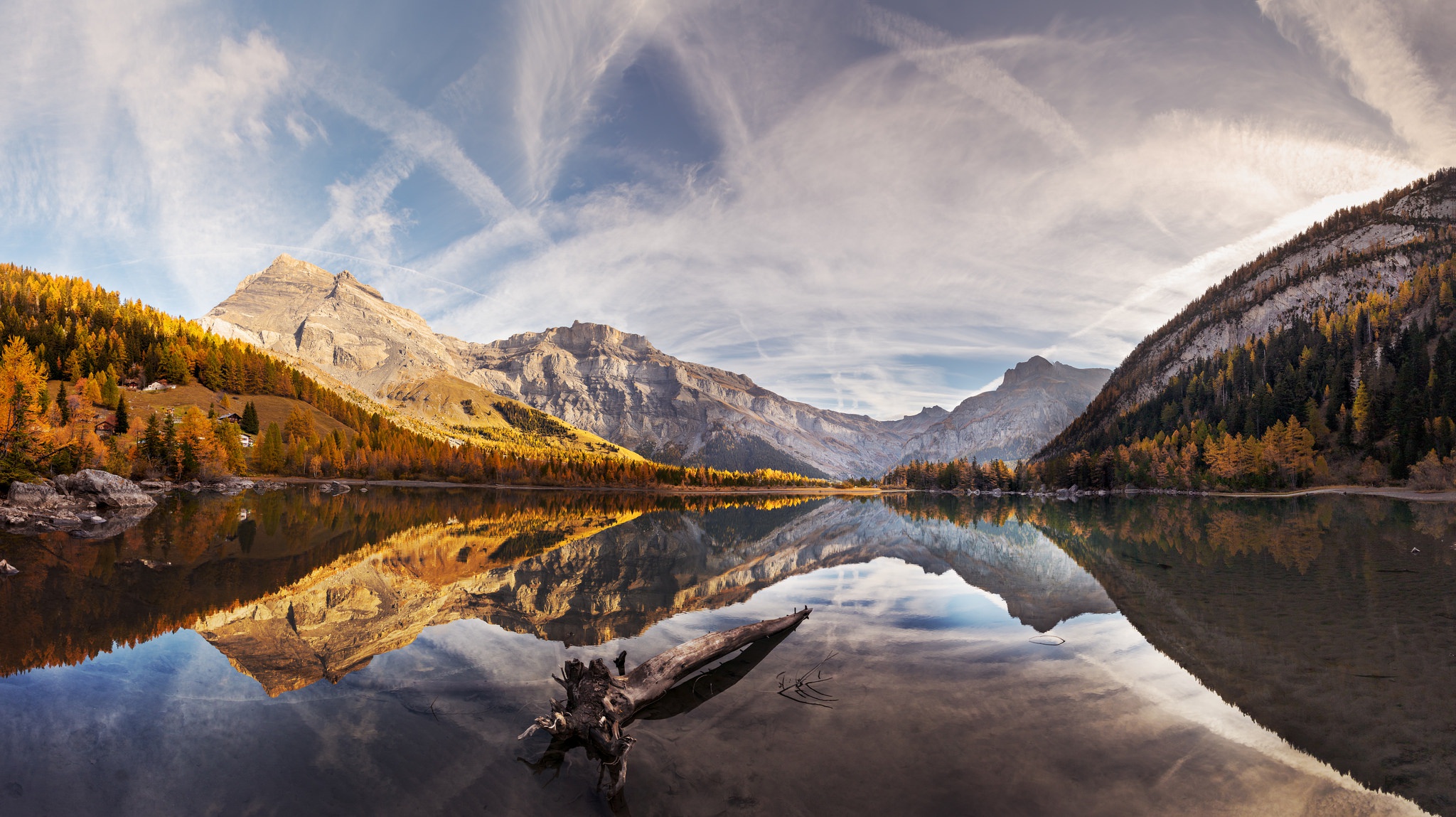 Autumn mountains reflected in a calm lake HD Wallpaper