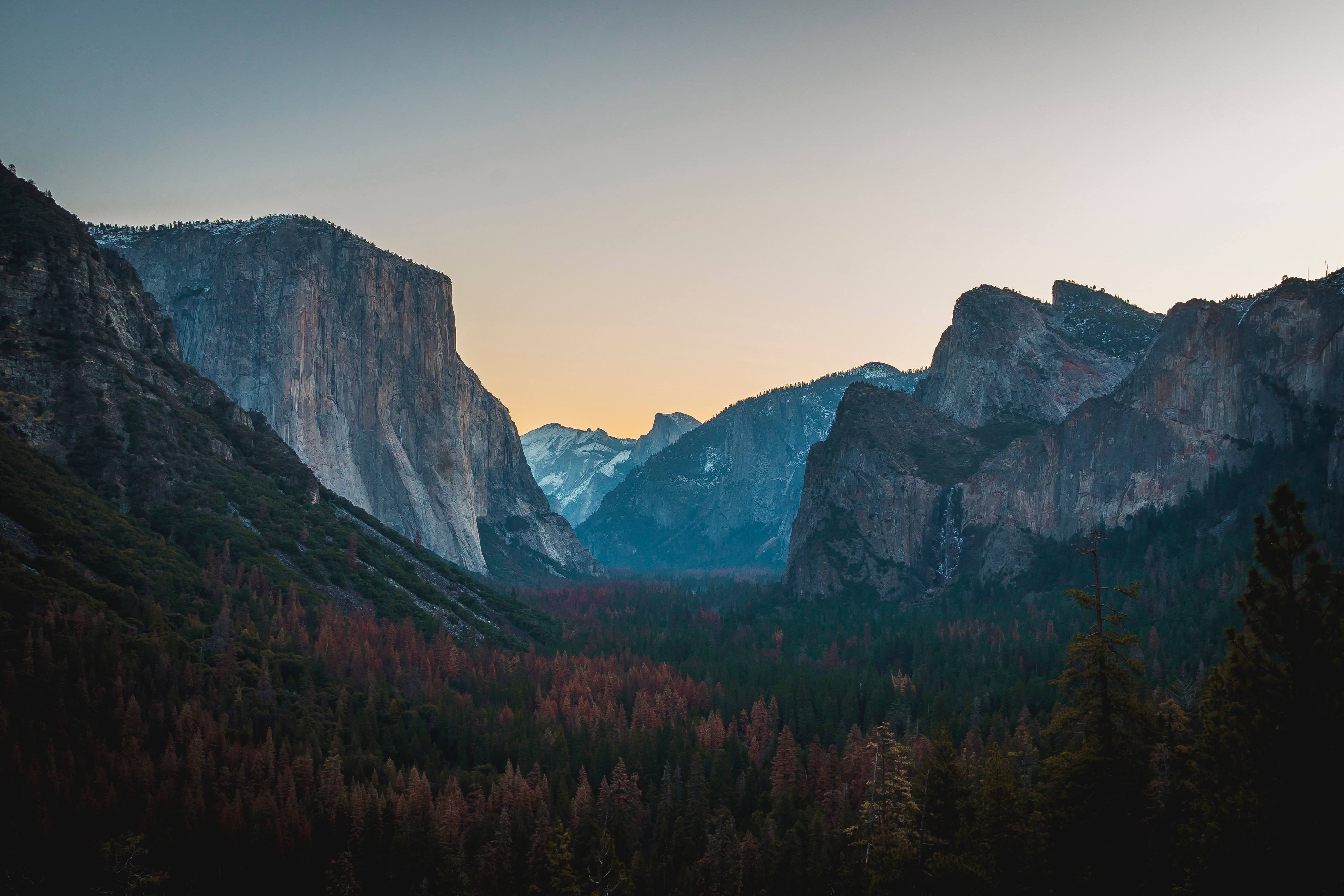 Yosemite Valley landscape with mountains and forest HD Wallpaper