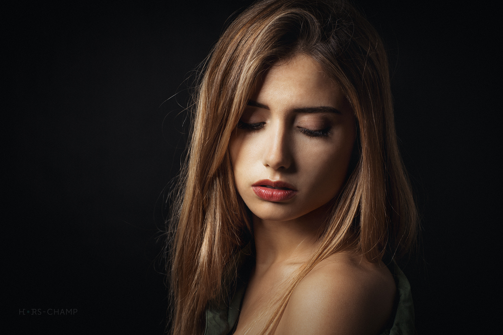 Portrait of a blonde woman with closed eyes HD Wallpaper
