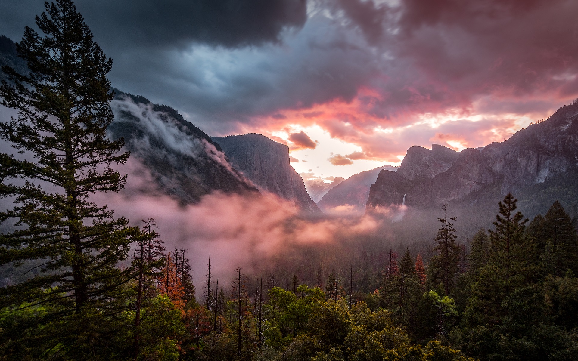 Yosemite Valley at Sunset with Fog and Clouds HD Wallpaper