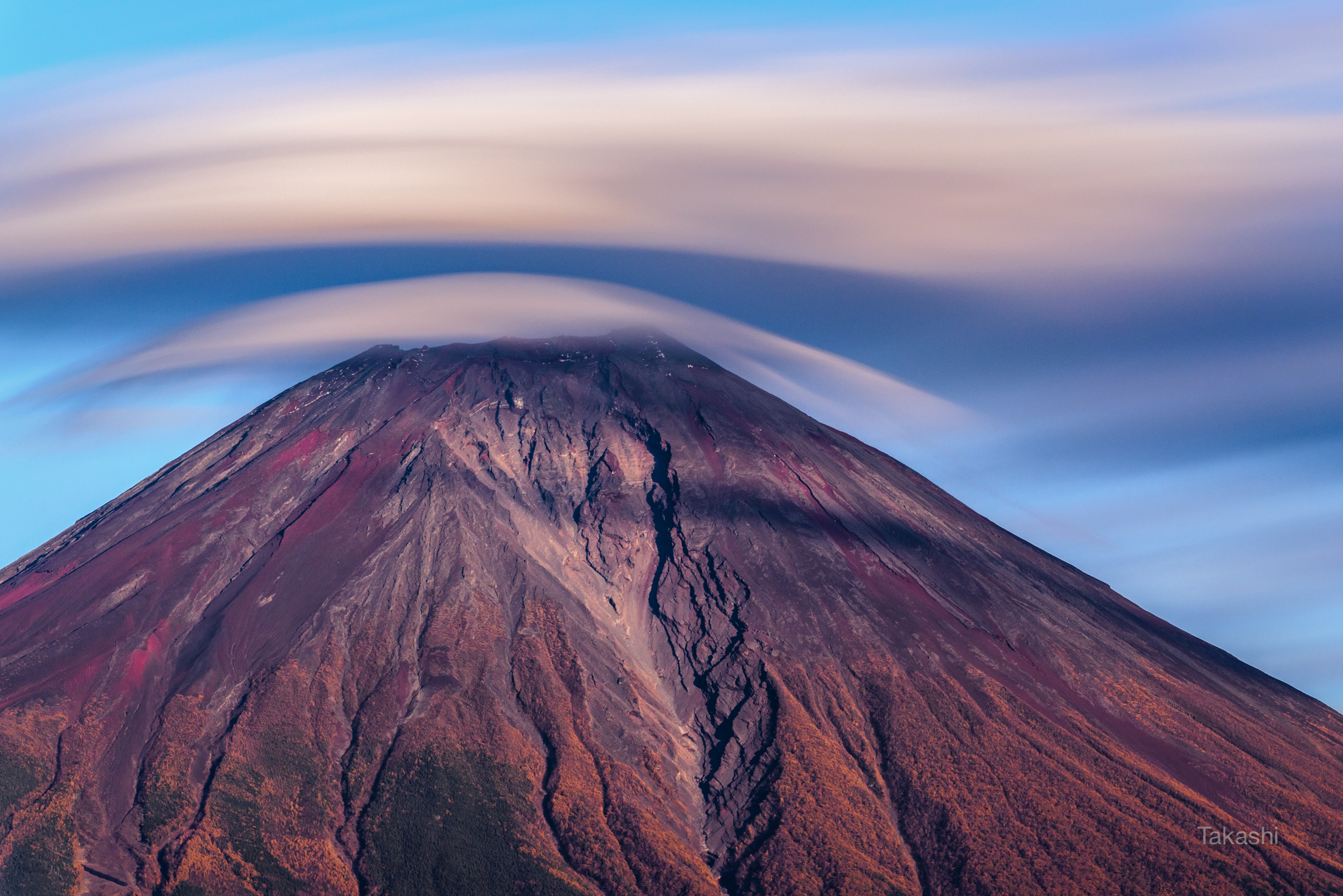 Mount Fuji with lenticular clouds HD Wallpaper