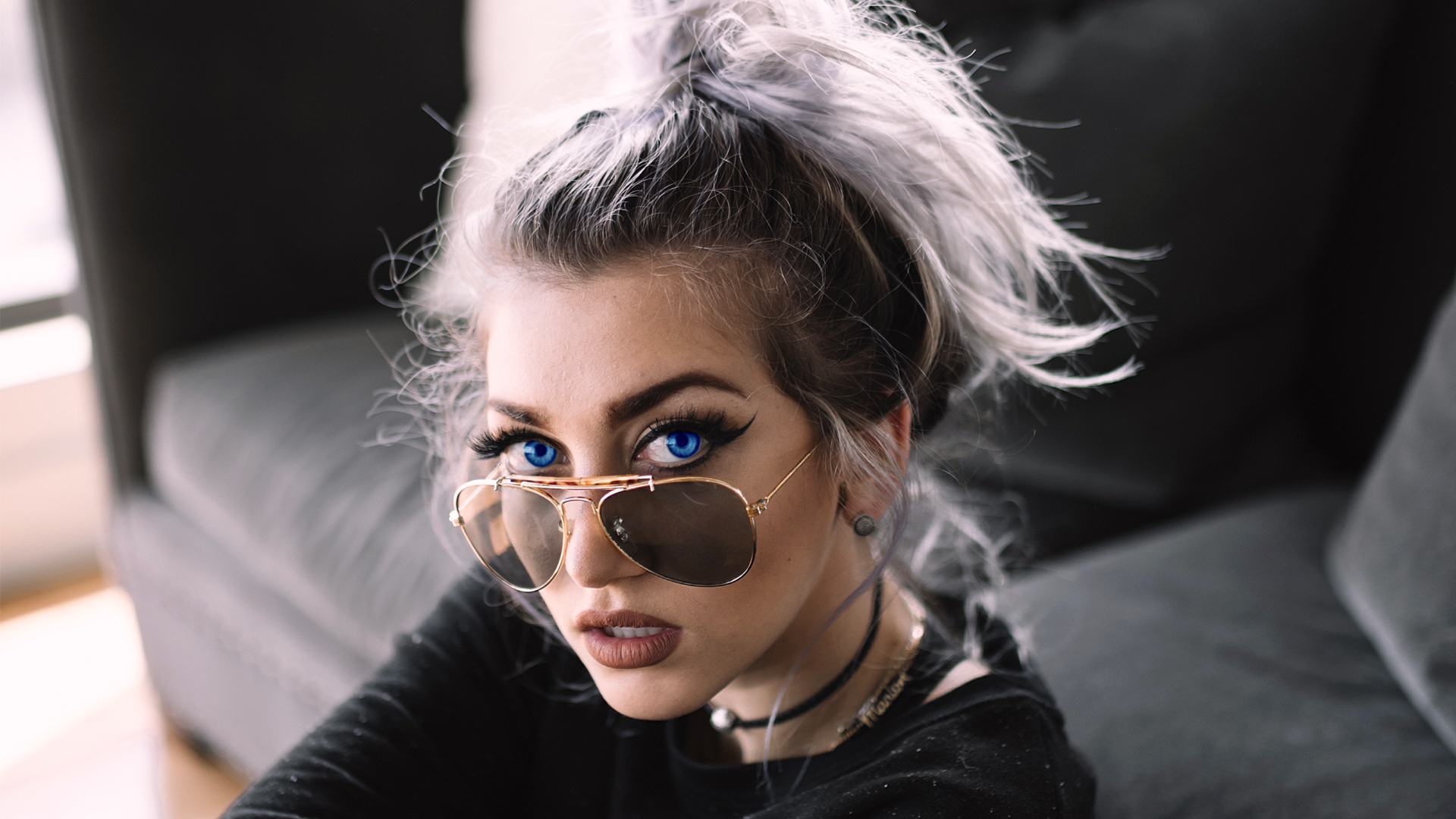 Woman with white hair and blue eyes wearing aviator sunglasses HD Wallpaper