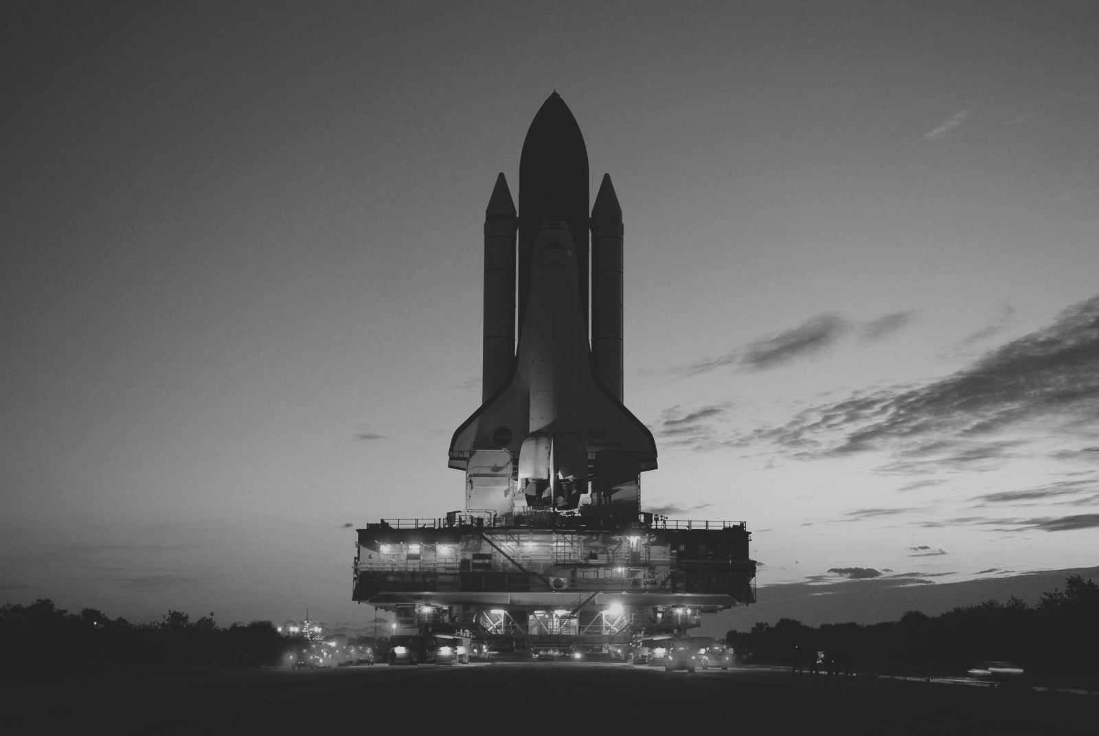 space rocket, clouds, car, monochrome, Discovery HD Wallpaper