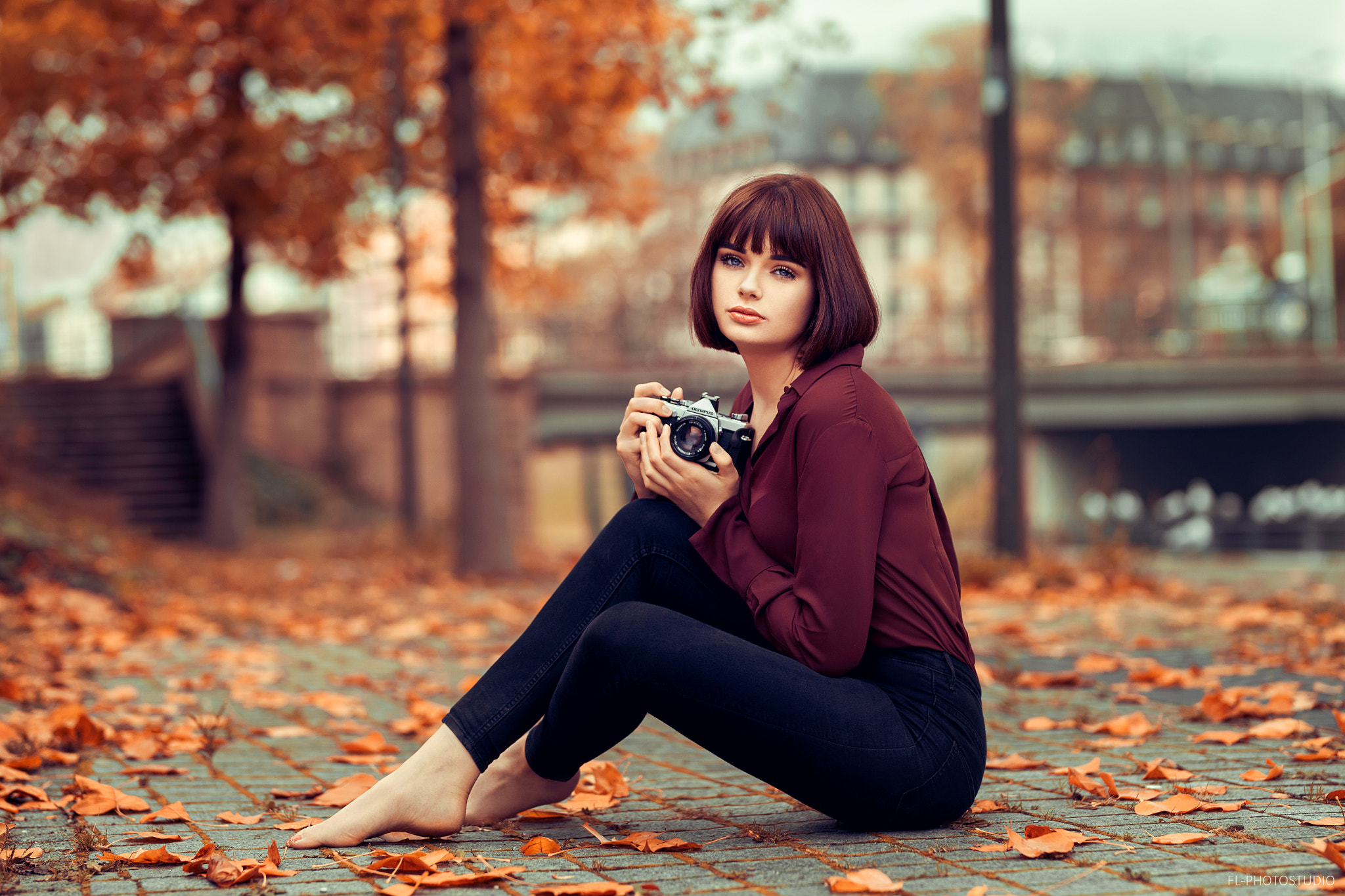 sitting, leaves, trees, women outdoors, Lods Franck, women, portrait, camera, Marie Grippon, pants, Marie (500px) HD Wallpaper