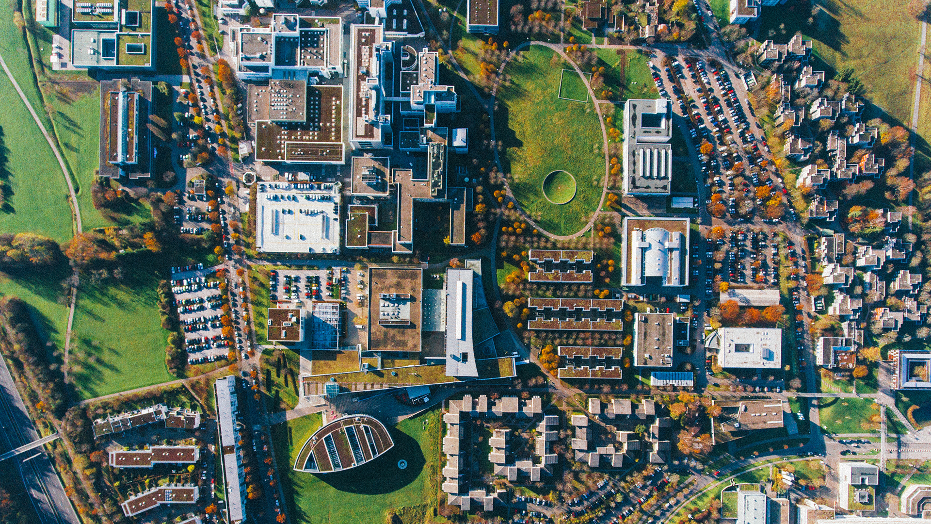 Aerial view of Stuttgart Media University campus HD Wallpaper