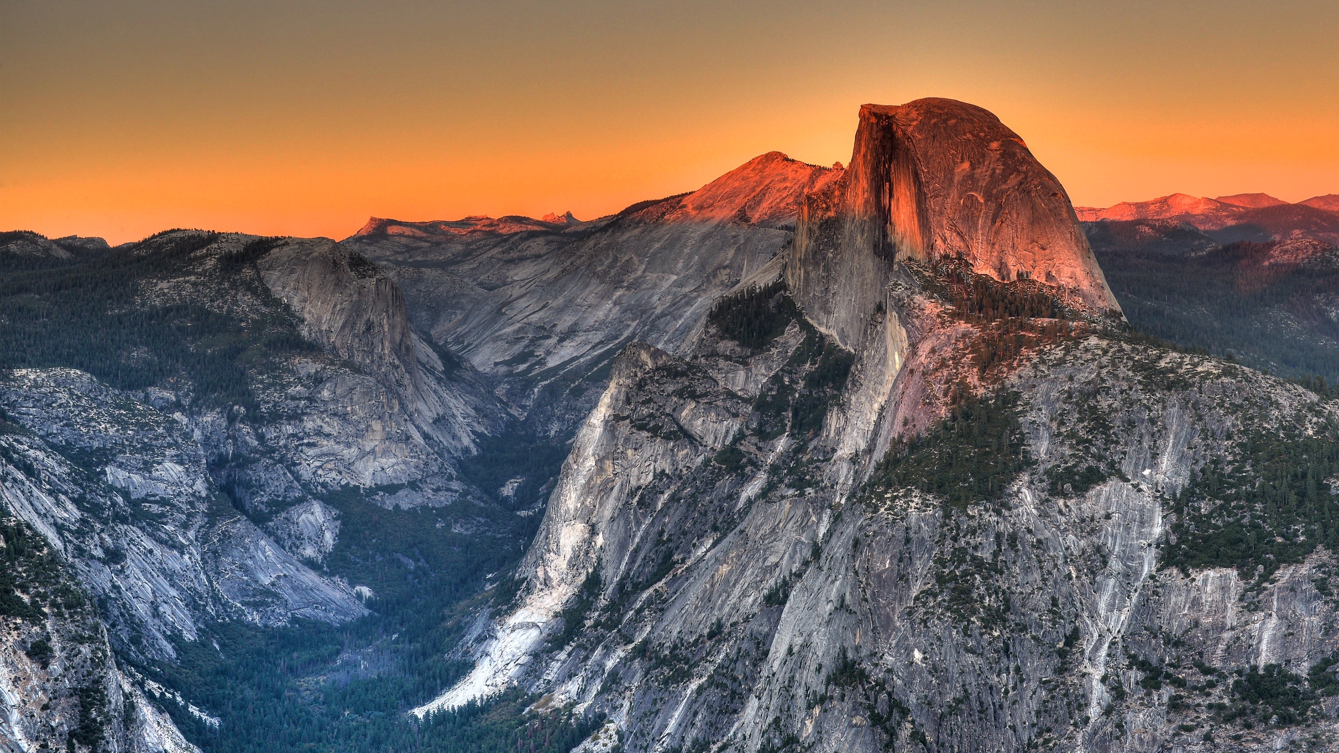 Half Dome mountain at sunset in Yosemite National Park HD Wallpaper