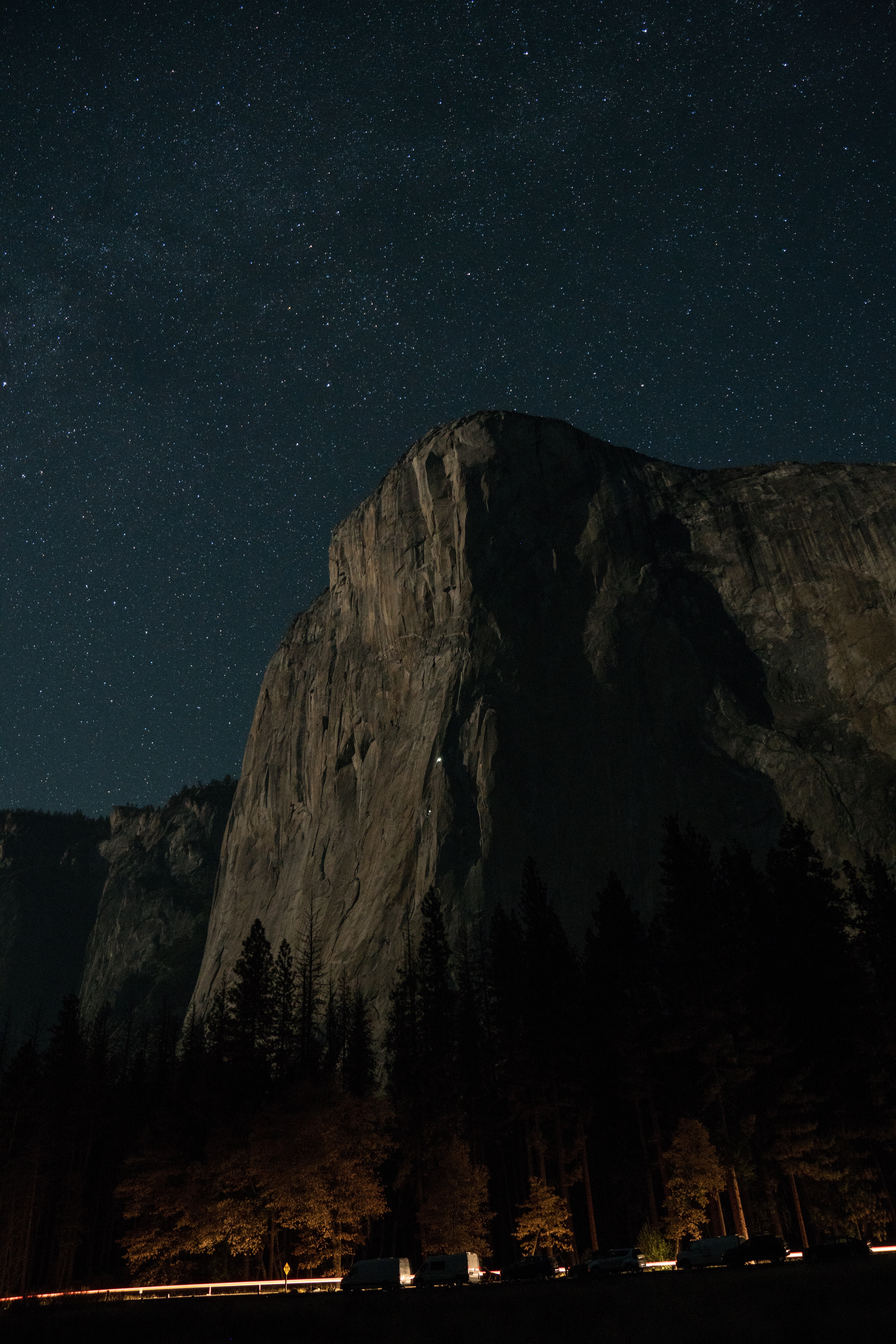 El Capitan at night under a starry sky HD Wallpaper
