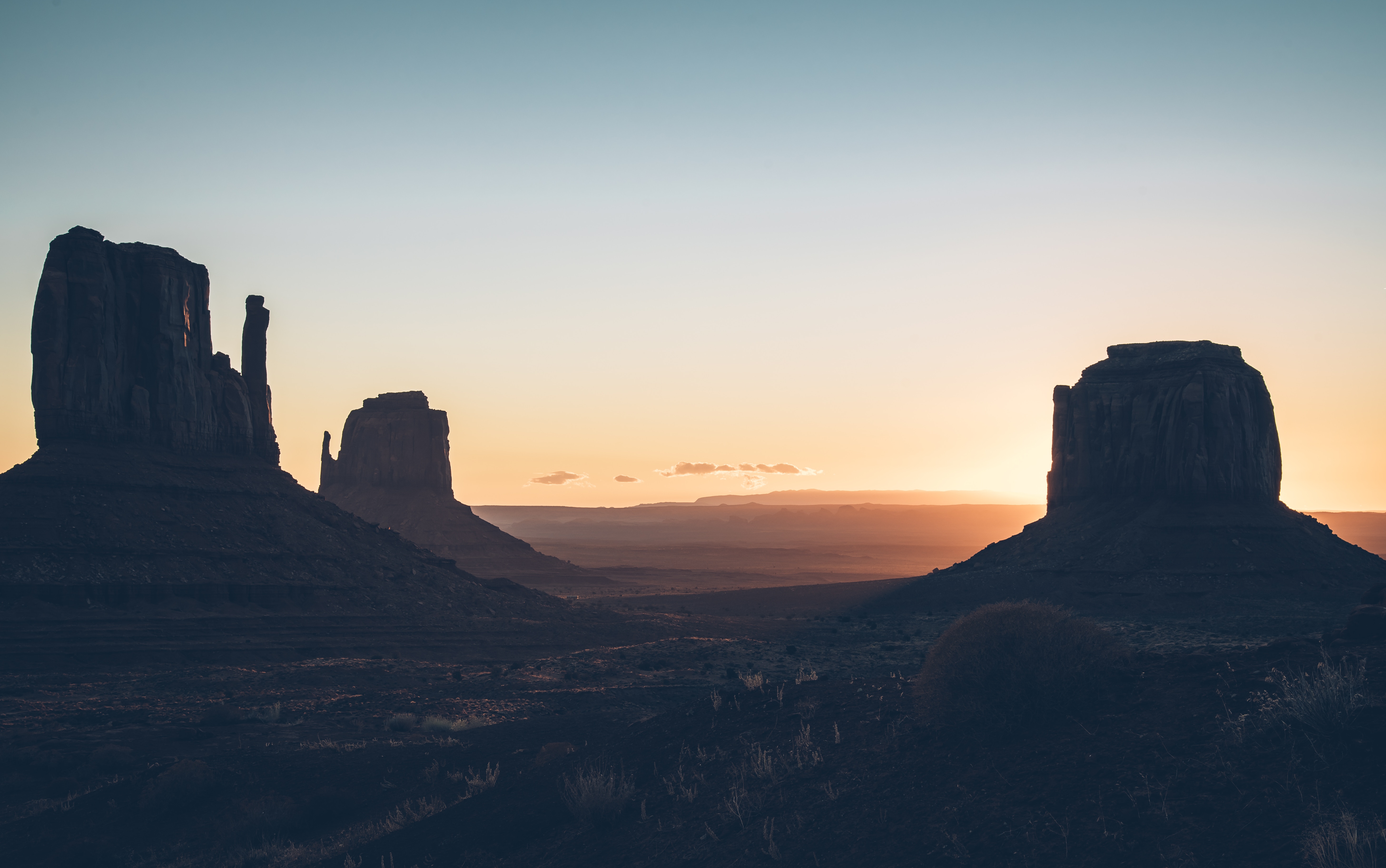 Monument Valley at sunset HD Wallpaper