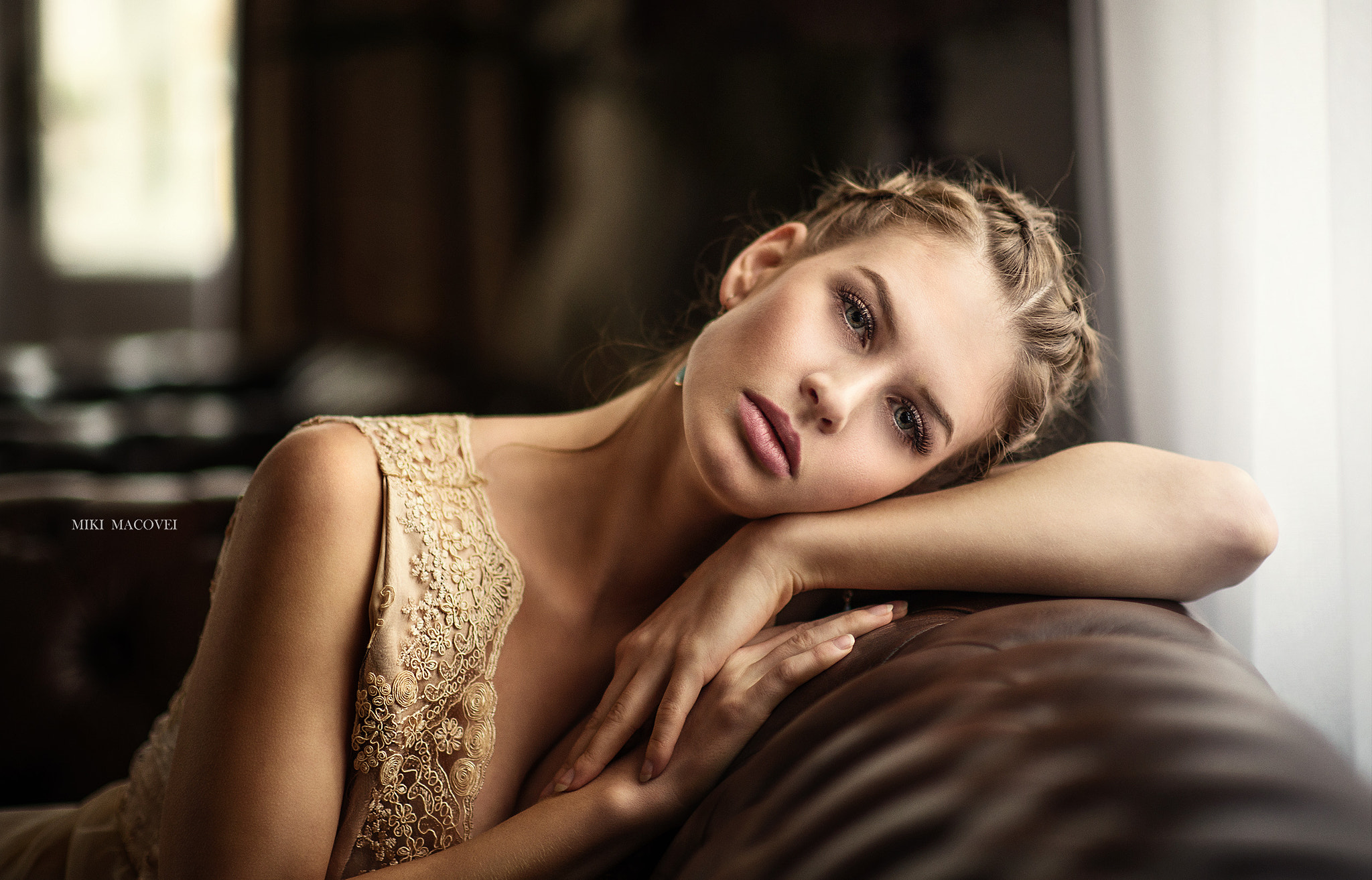 Portrait of a blonde woman by Miki Macovei HD Wallpaper