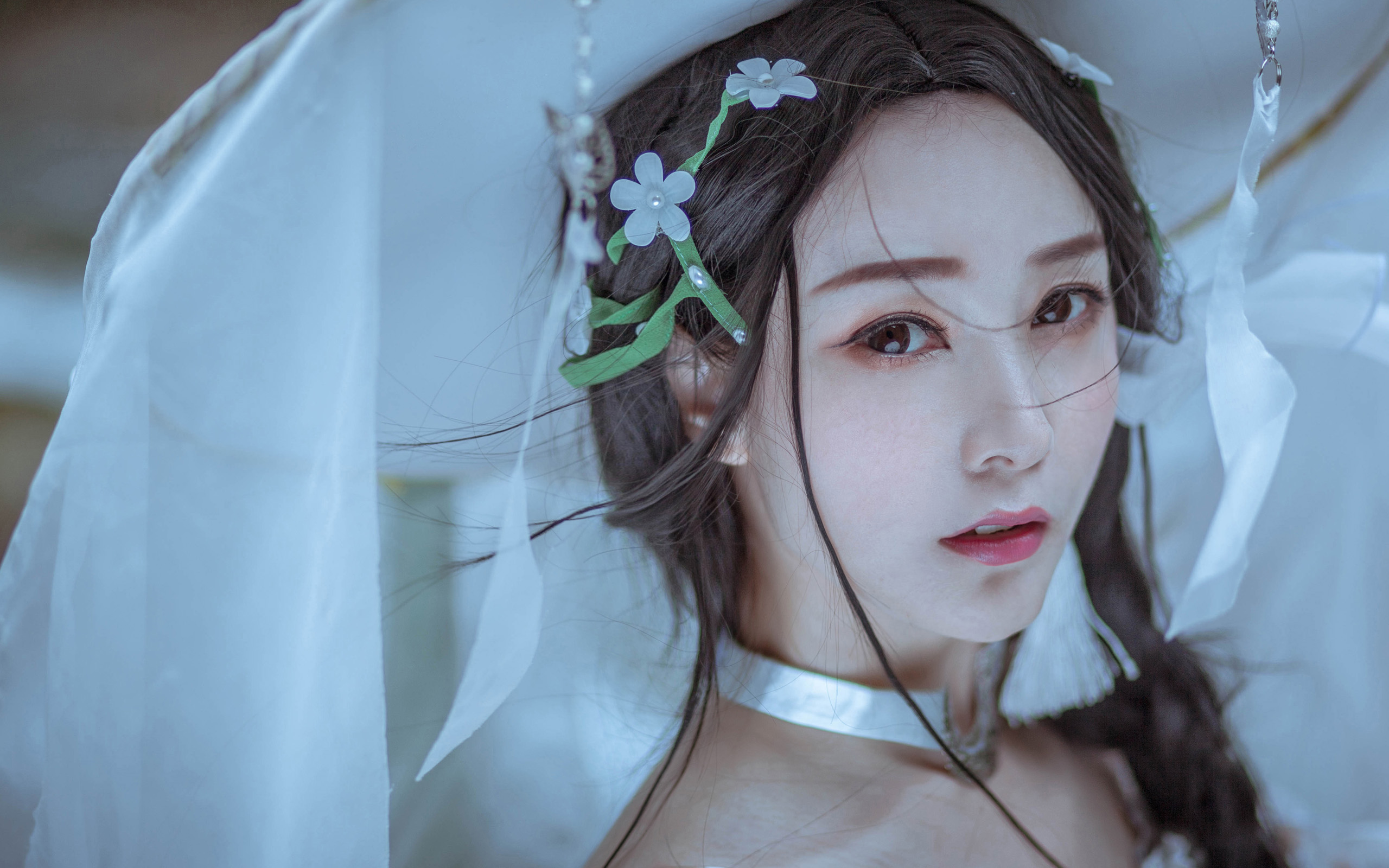 Asian cosplayer dressed as Moonlight Blade character HD Wallpaper