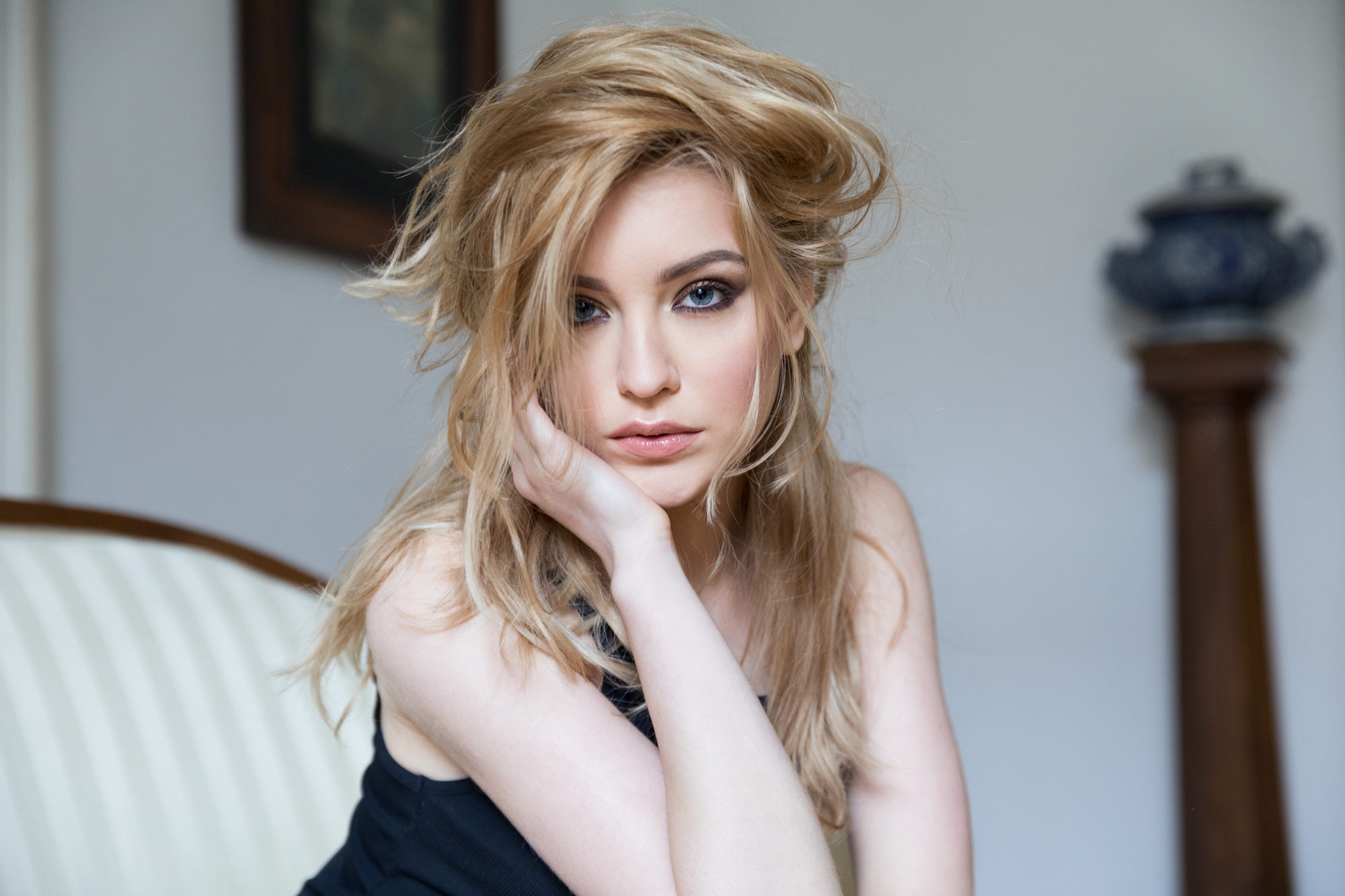Portrait of Aura Dosoftei by Bogdan Moldovan HD Wallpaper