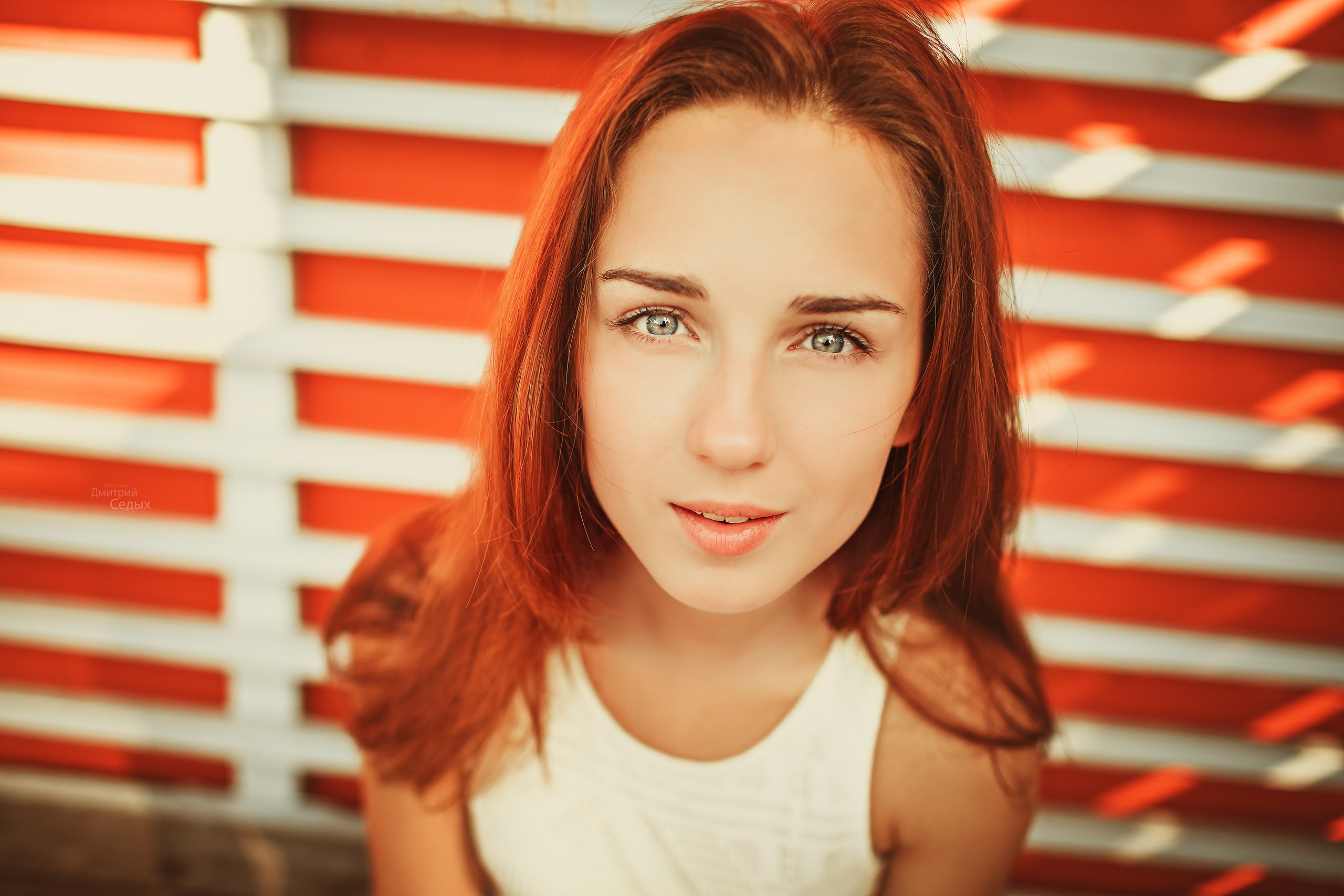 Portrait of a young redhead woman HD Wallpaper