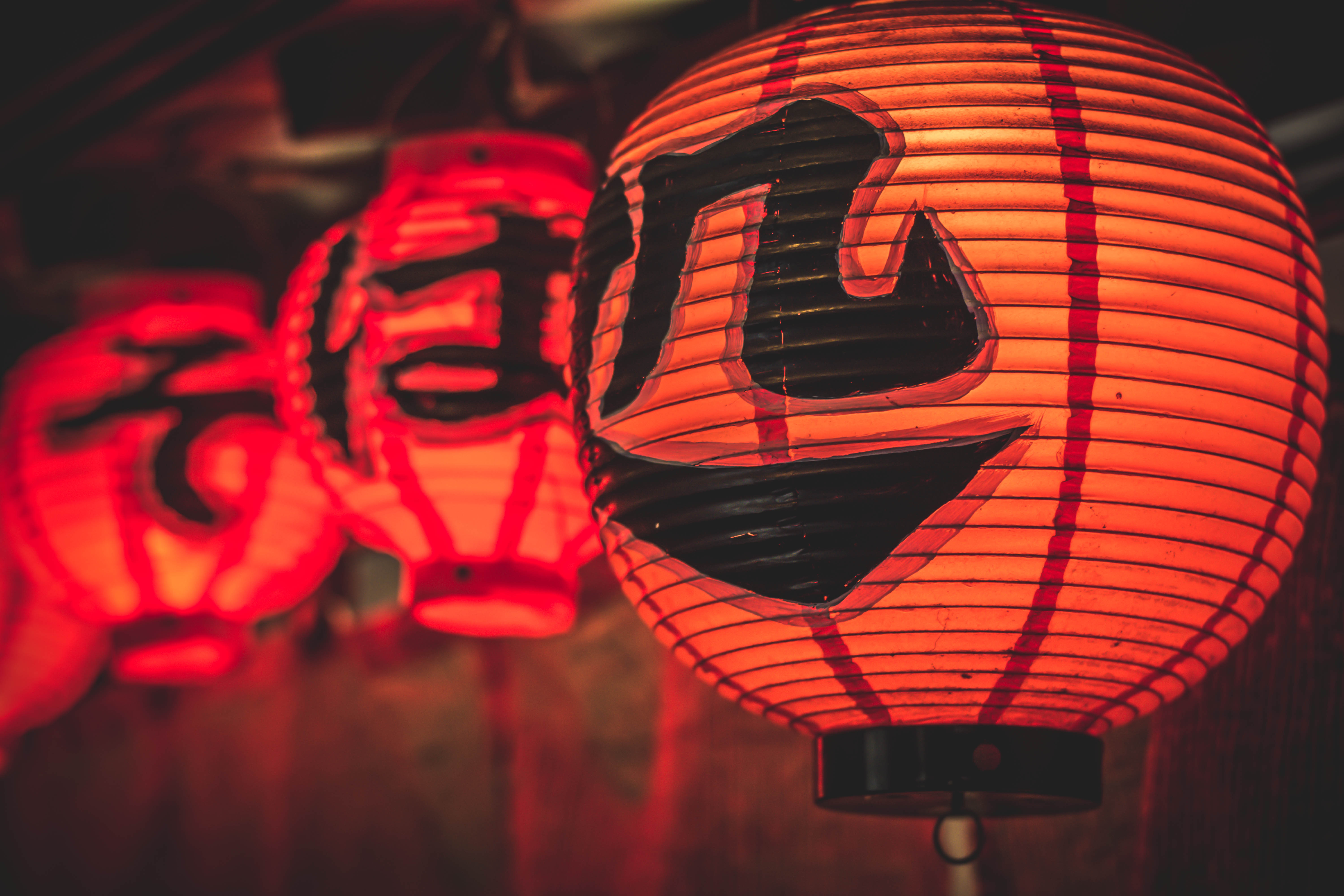 Japanese lanterns with calligraphy HD Wallpaper