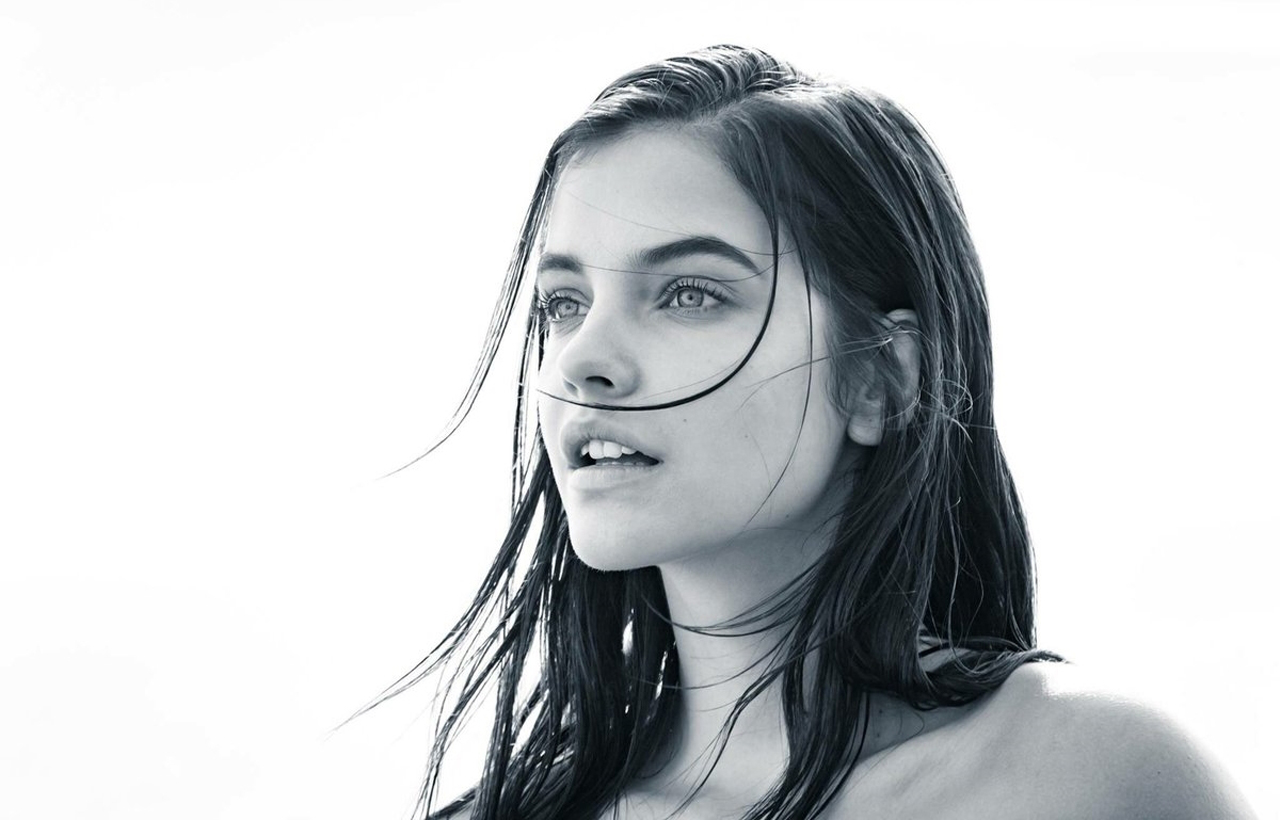 Barbara Palvin looking into the distance HD Wallpaper