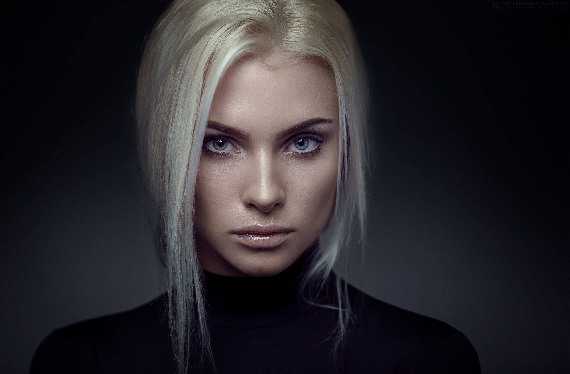Woman with blonde hair, portrait HD Wallpaper
