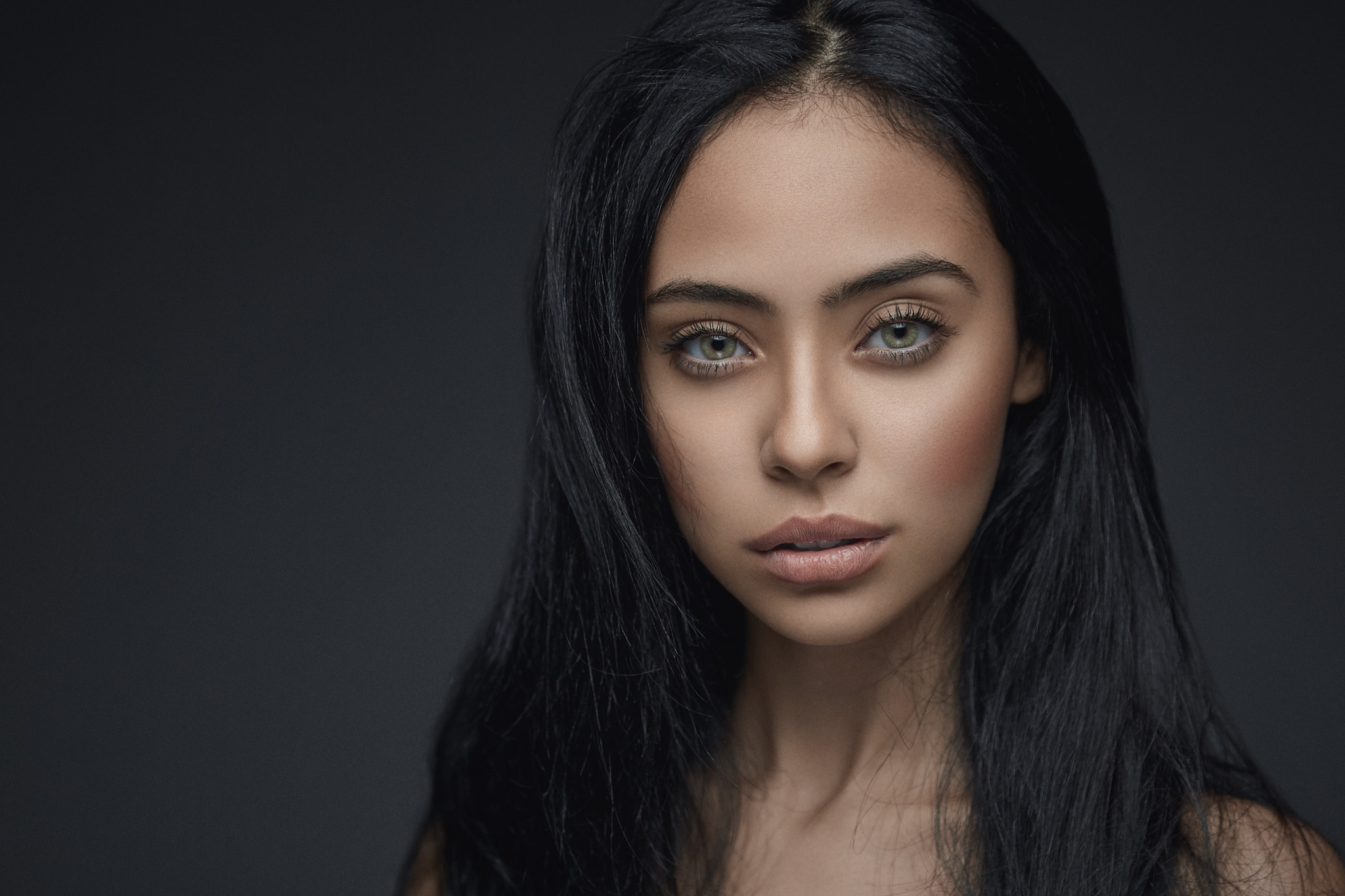 Portrait of a woman with black hair HD Wallpaper