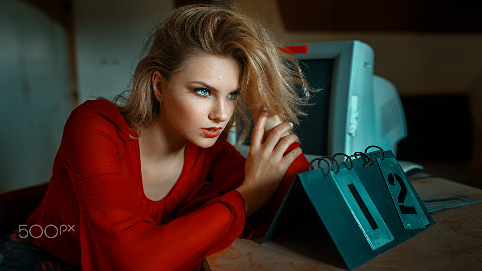 Woman in red shirt with old computer and flip calendar HD Wallpaper