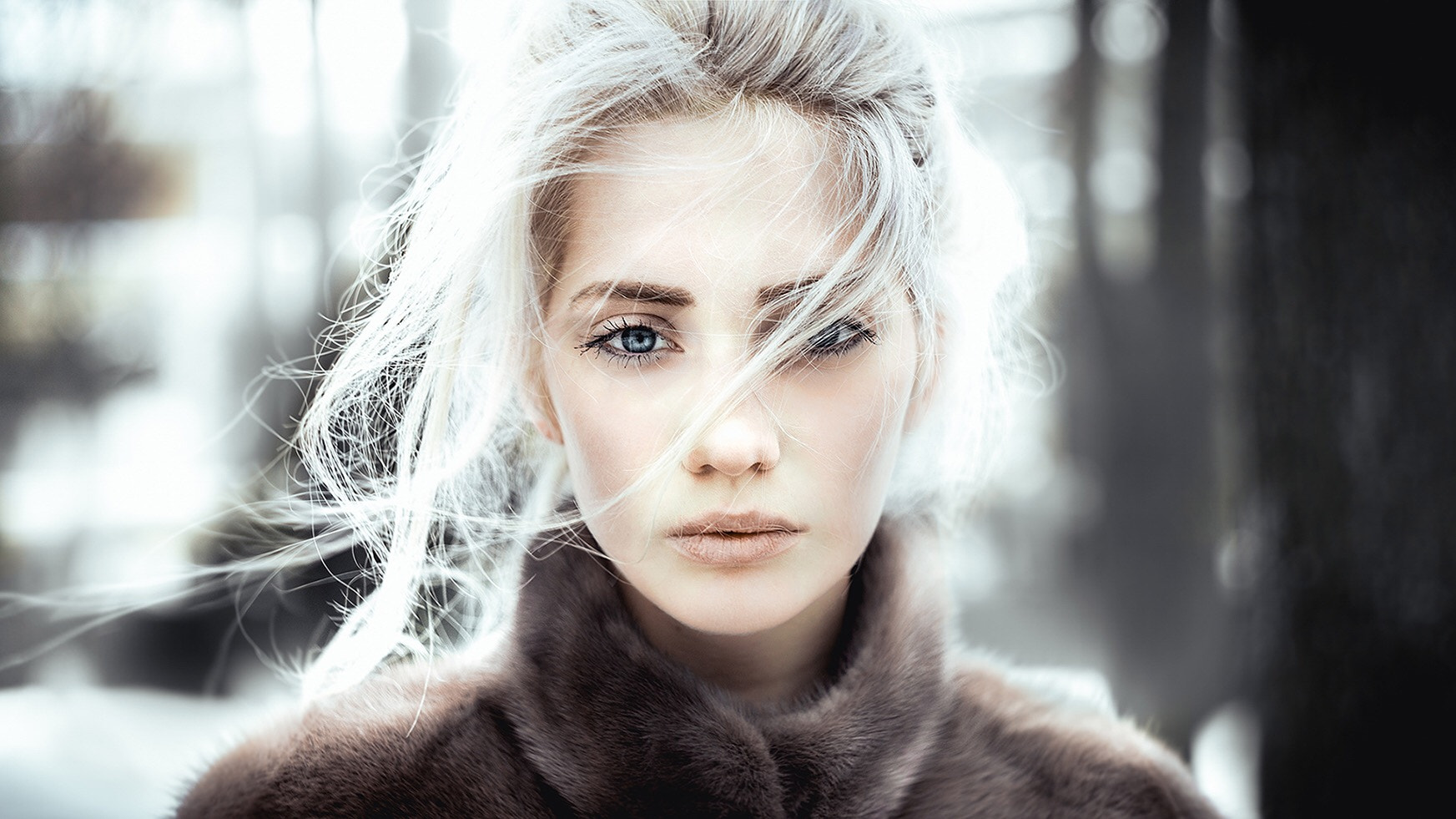 Portrait of Lia Meyer with blonde hair and blue eyes HD Wallpaper