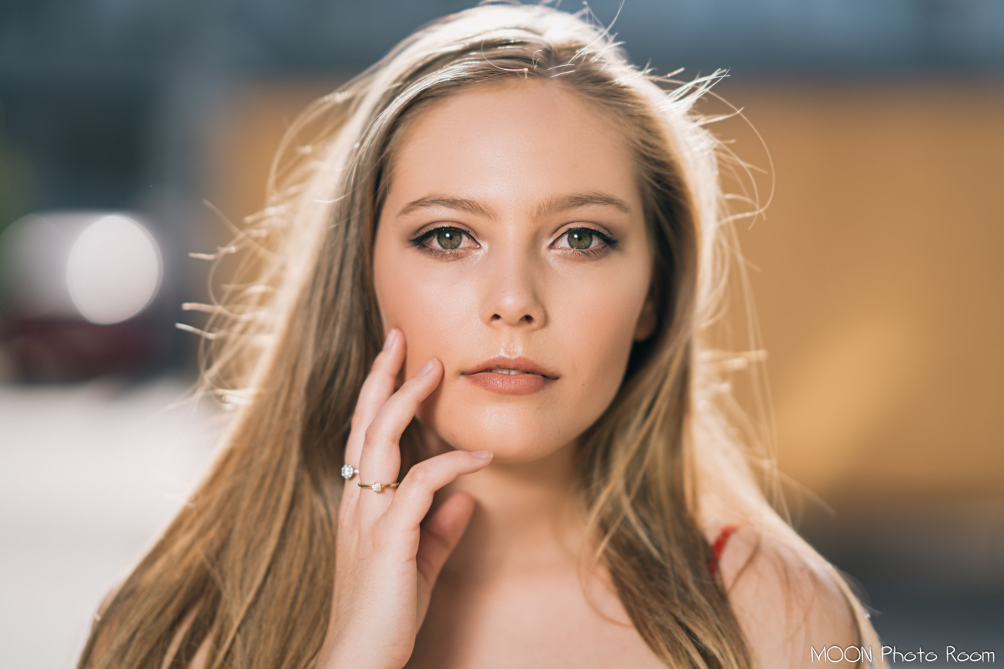 Woman with blonde hair and rings HD Wallpaper