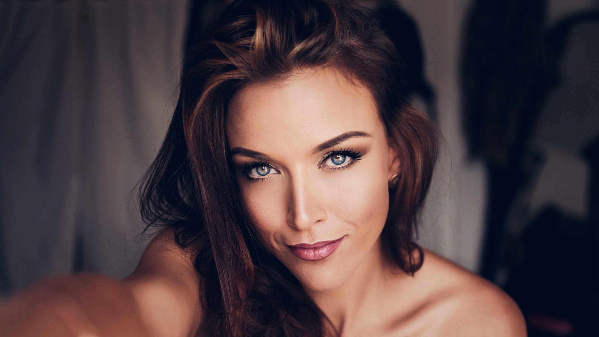 Portrait of Gina Carla HD Wallpaper