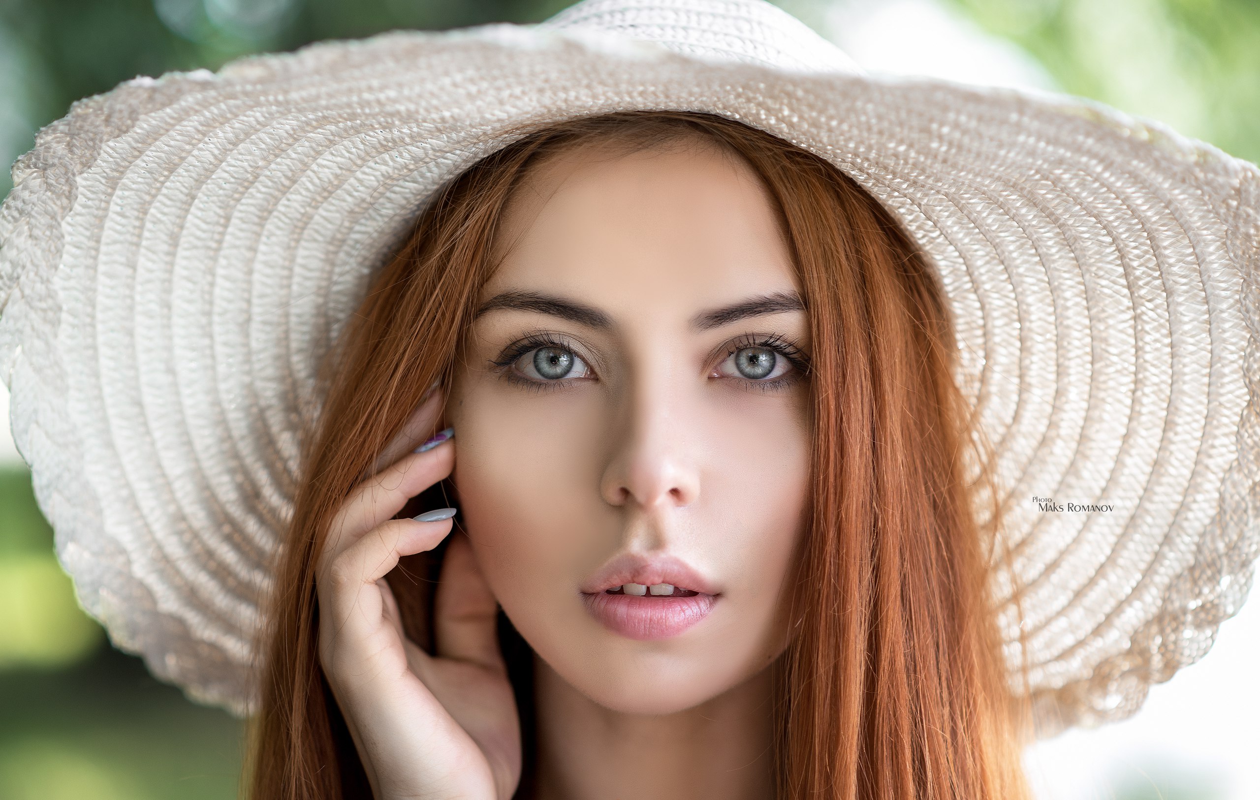 Woman in a wide-brimmed hat by Maksim Romanov HD Wallpaper