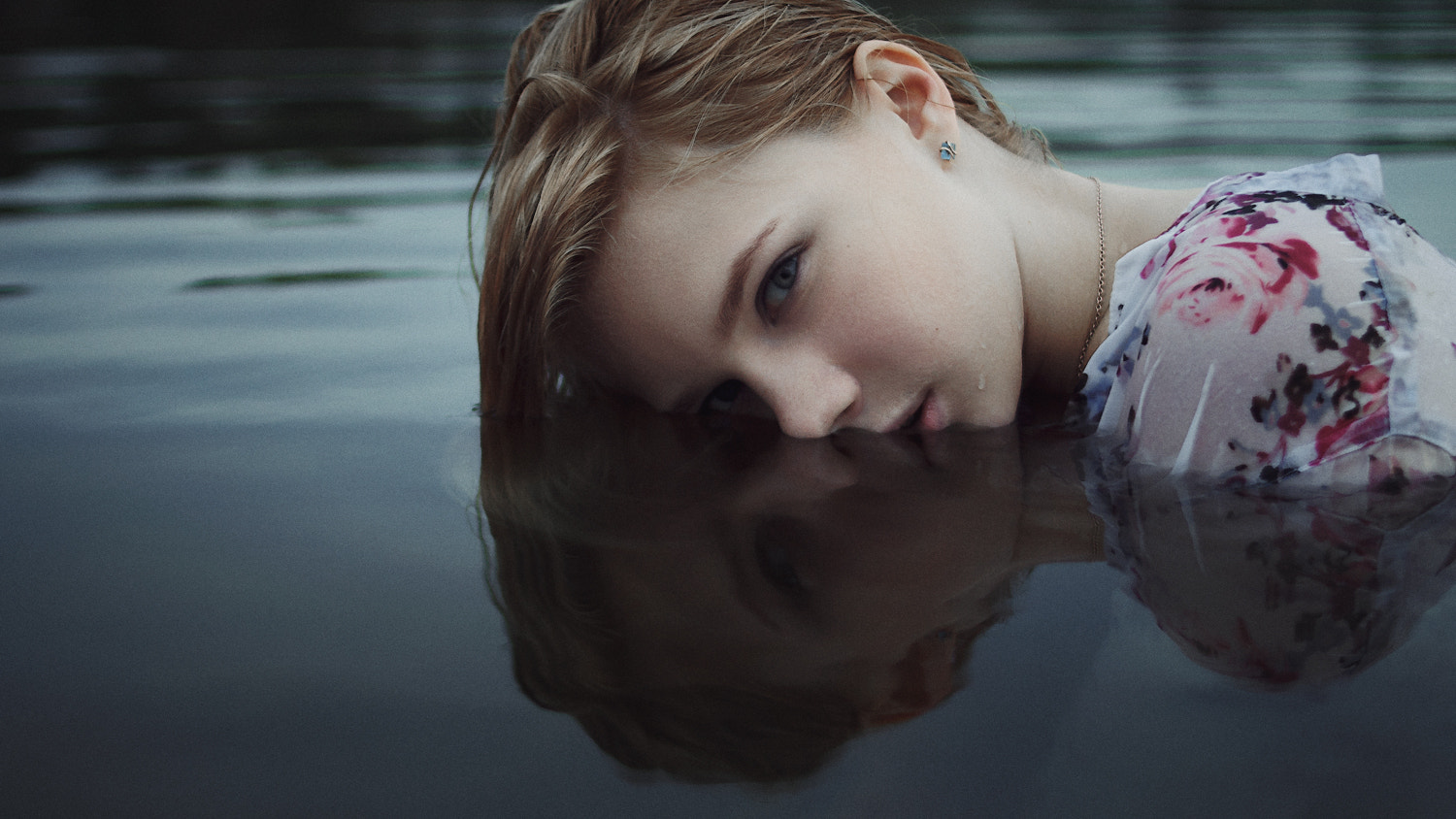 Young woman with wet blonde hair in water HD Wallpaper