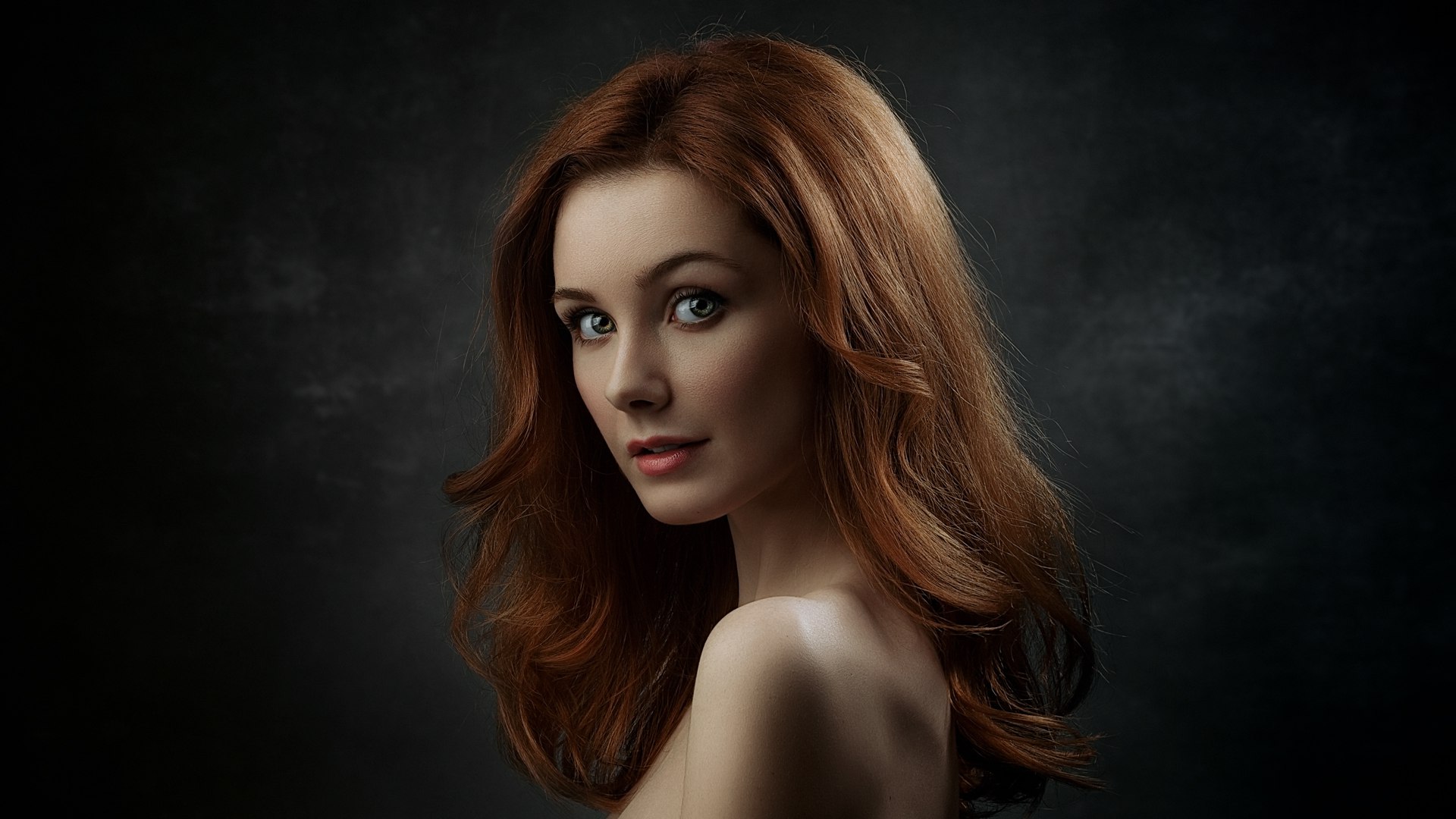 Portrait of a redhead woman with green eyes HD Wallpaper