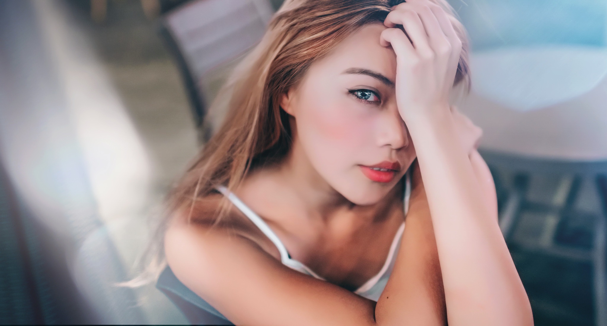 Asian woman with blonde hair and makeup HD Wallpaper