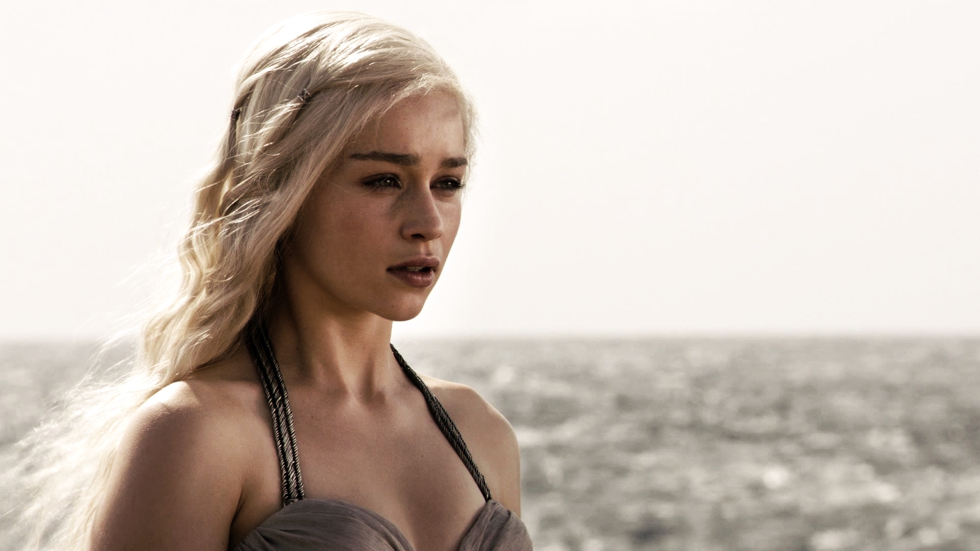 Daenerys Targaryen from Game of Thrones HD Wallpaper