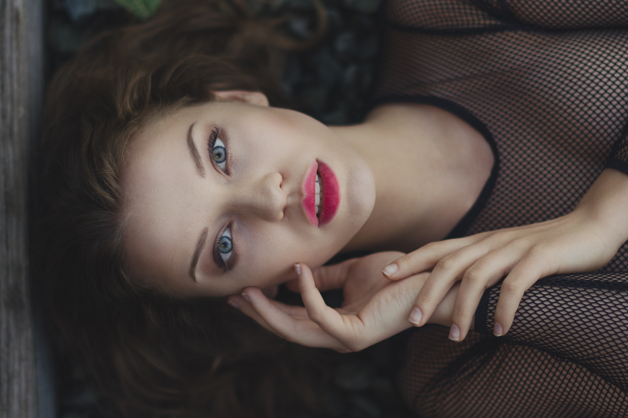 Woman with blue eyes and red lipstick HD Wallpaper