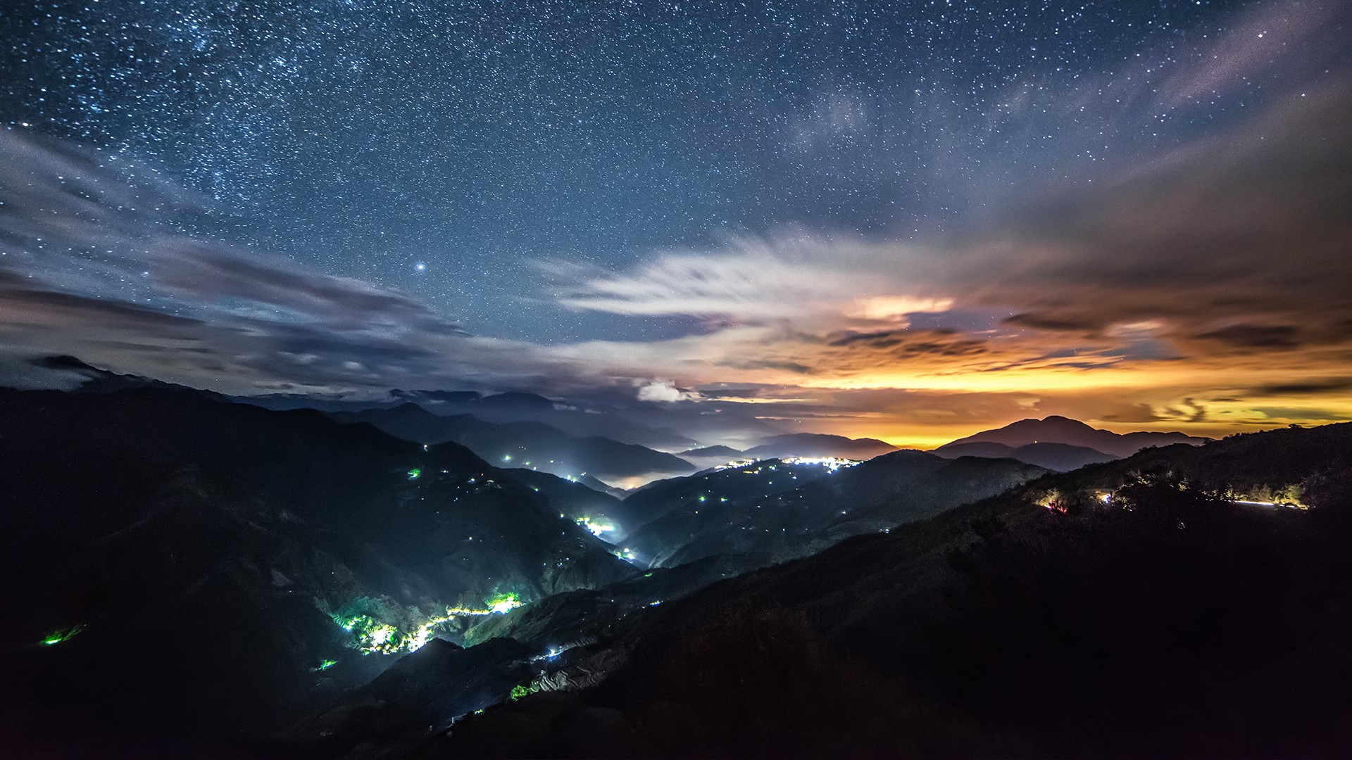 Night sky over Hehuanshan mountains in Taiwan HD Wallpaper