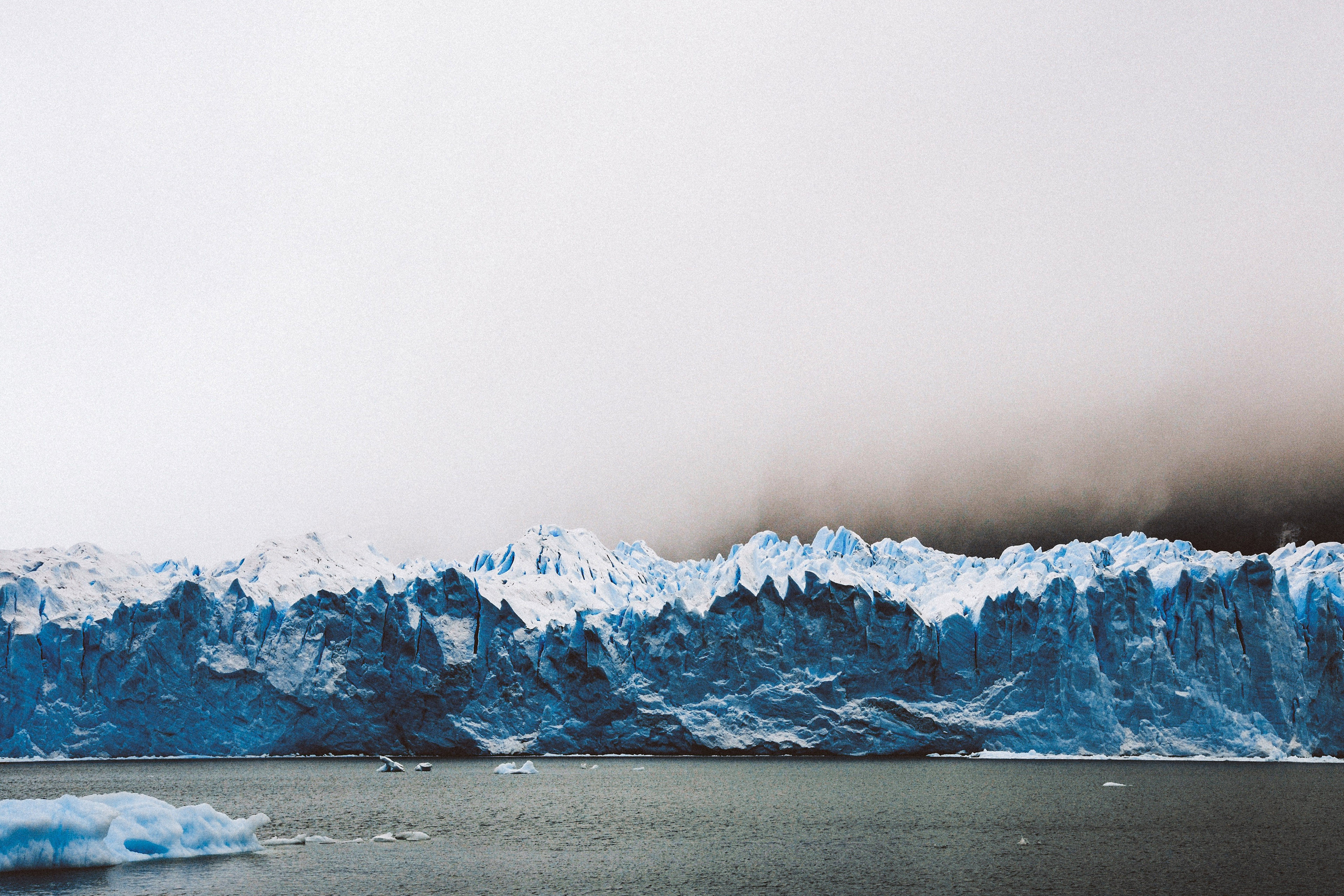 Perito Moreno Glacier in Argentinian Patagonia HD Wallpaper