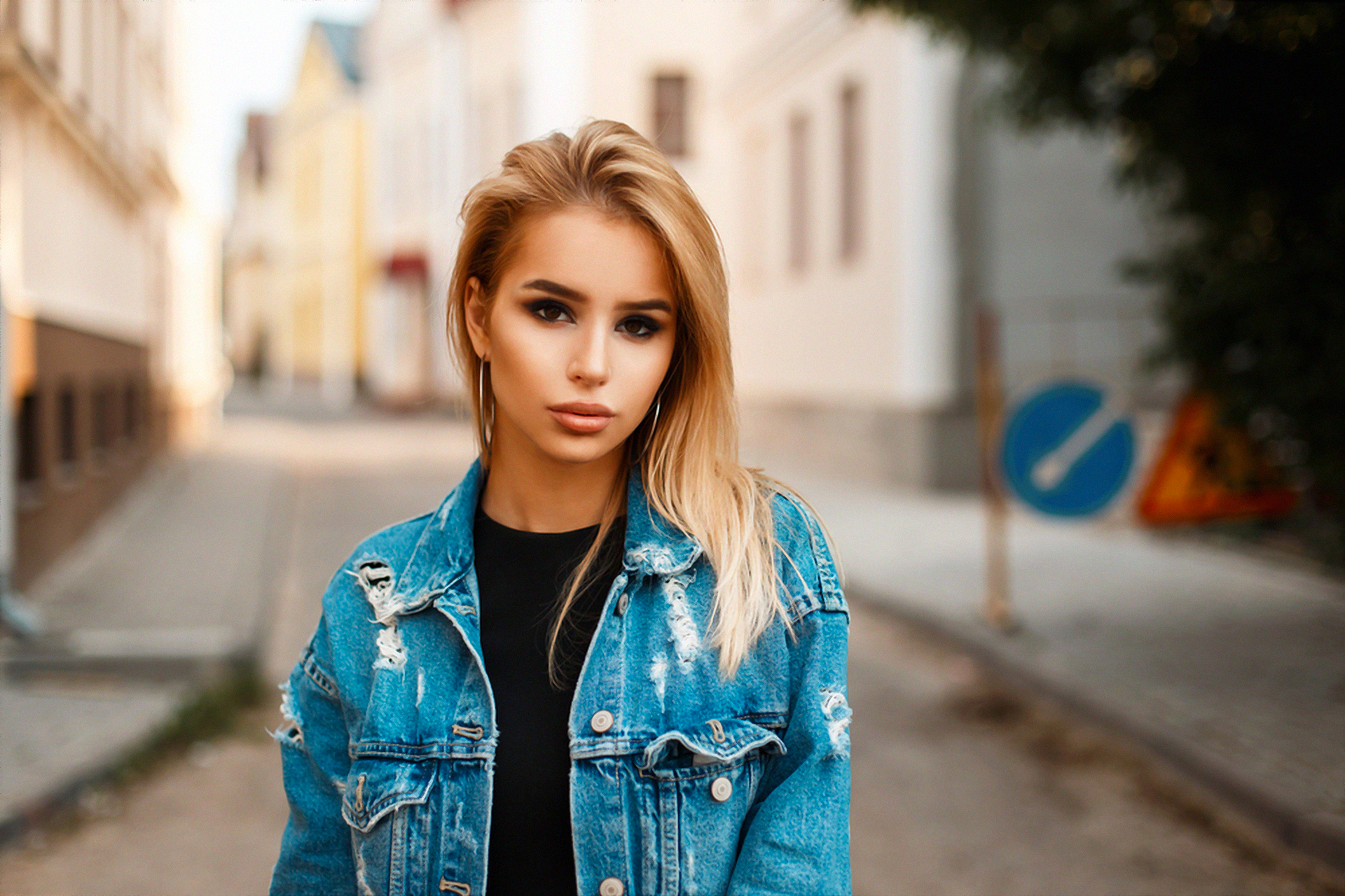 Woman with blonde hair in a denim jacket HD Wallpaper