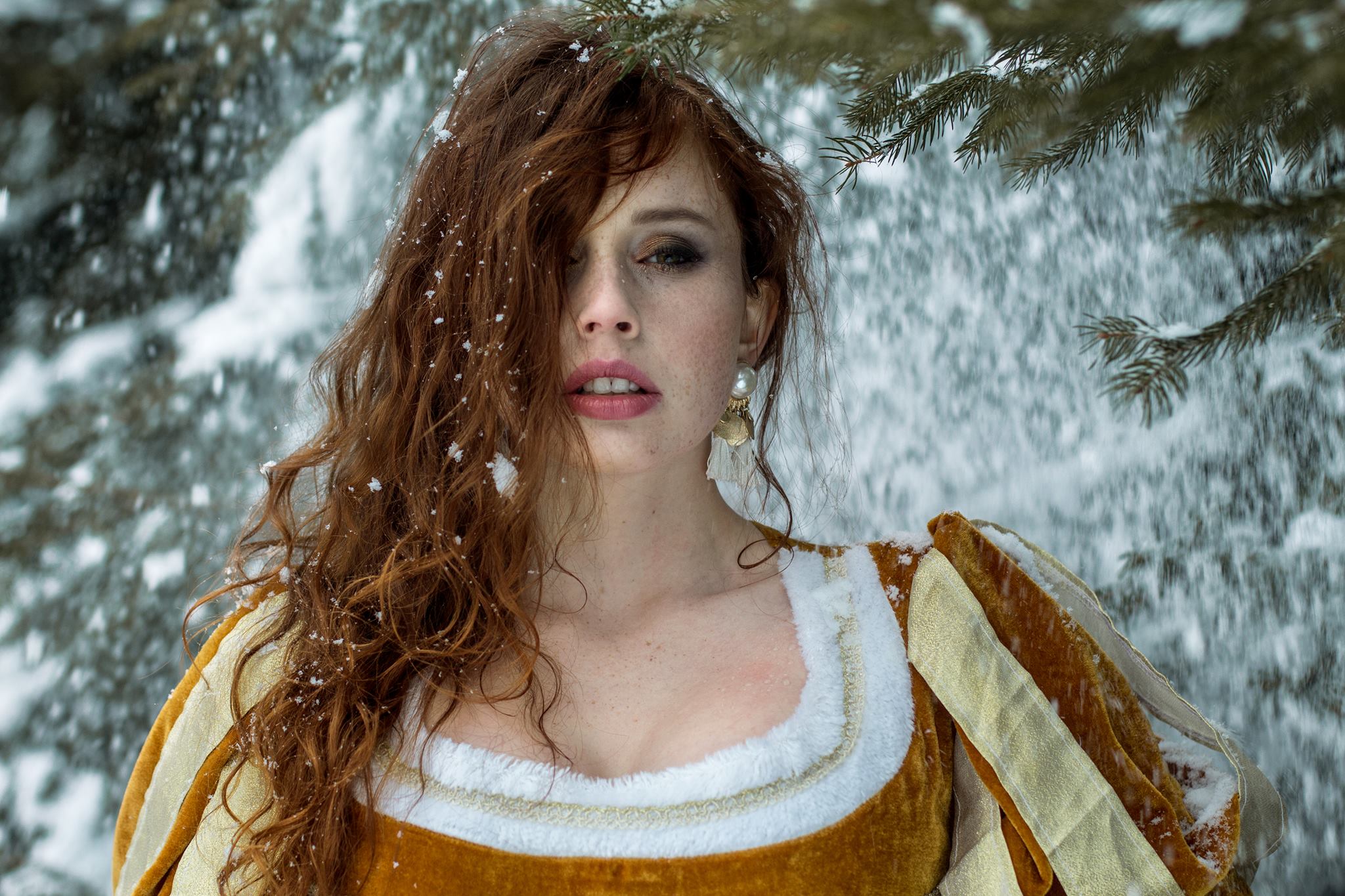 Redhead woman in a historical dress in the snow HD Wallpaper