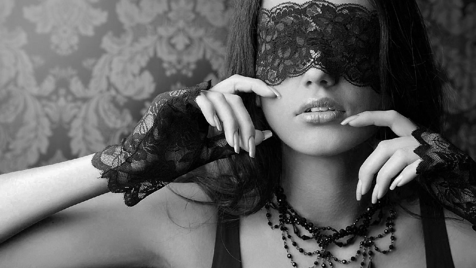 Woman wearing a black lace blindfold and gloves HD Wallpaper