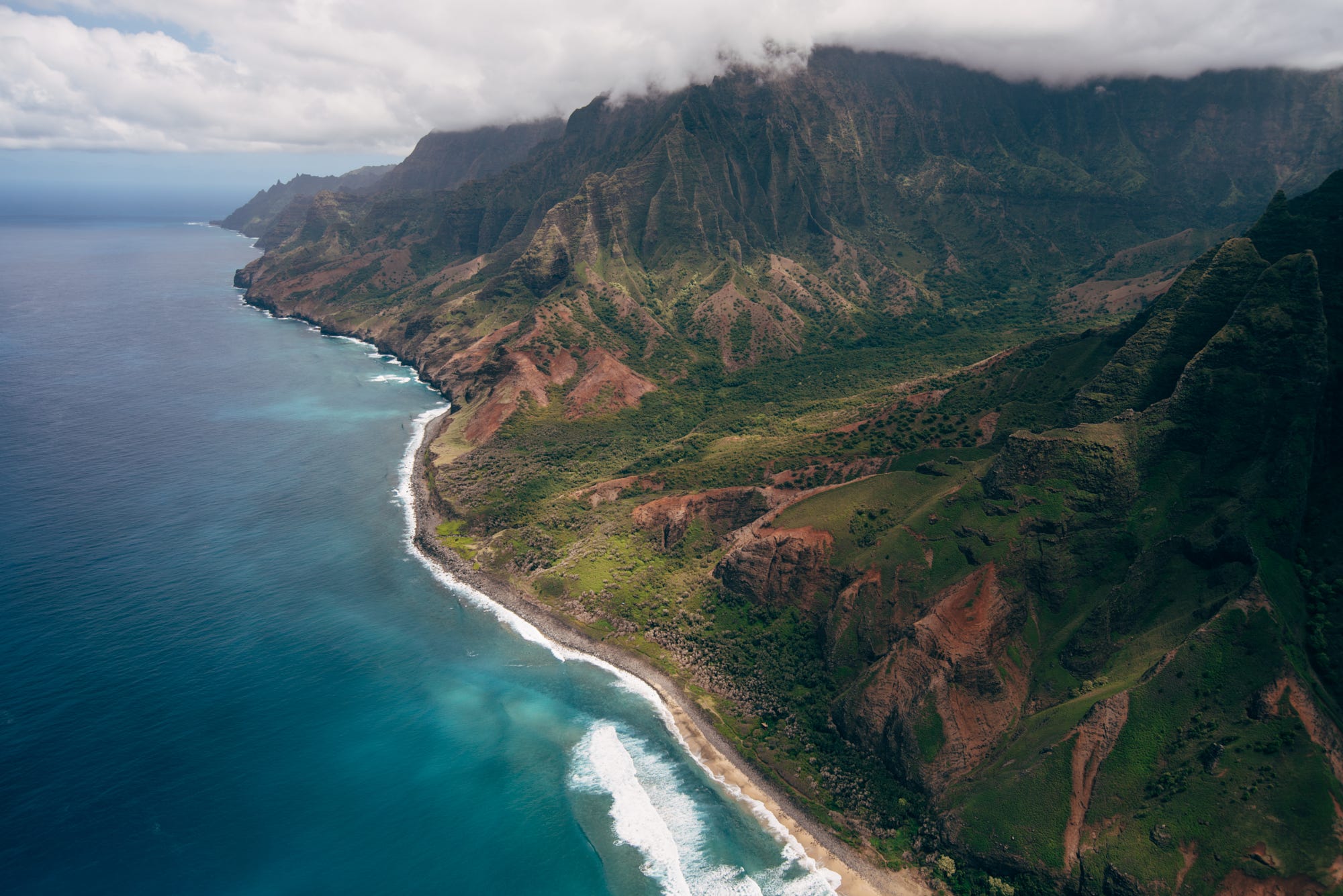 Aerial view of Na Pali Coast, Kauai, Hawaii HD Wallpaper