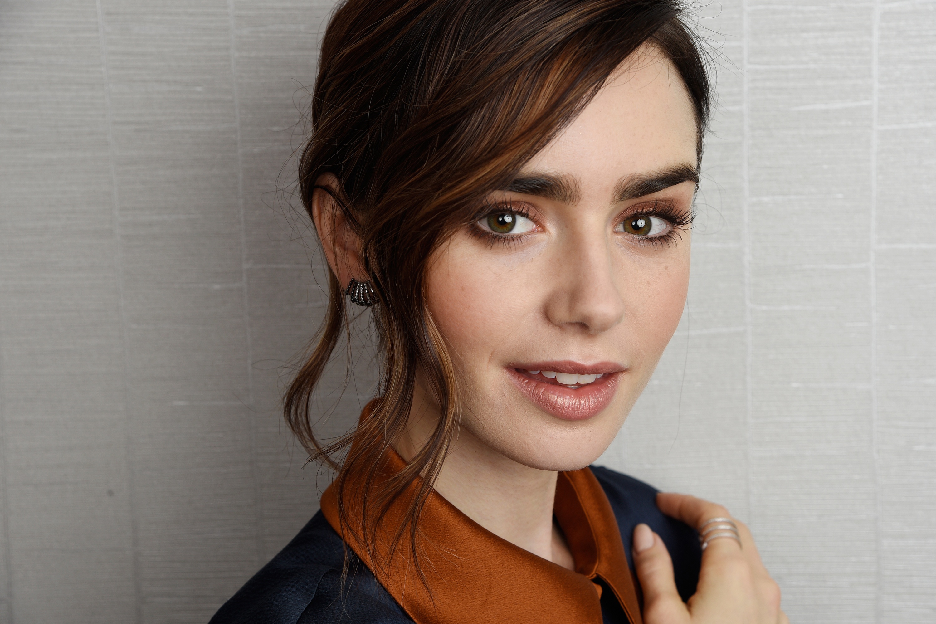 Lily Collins HD Wallpaper