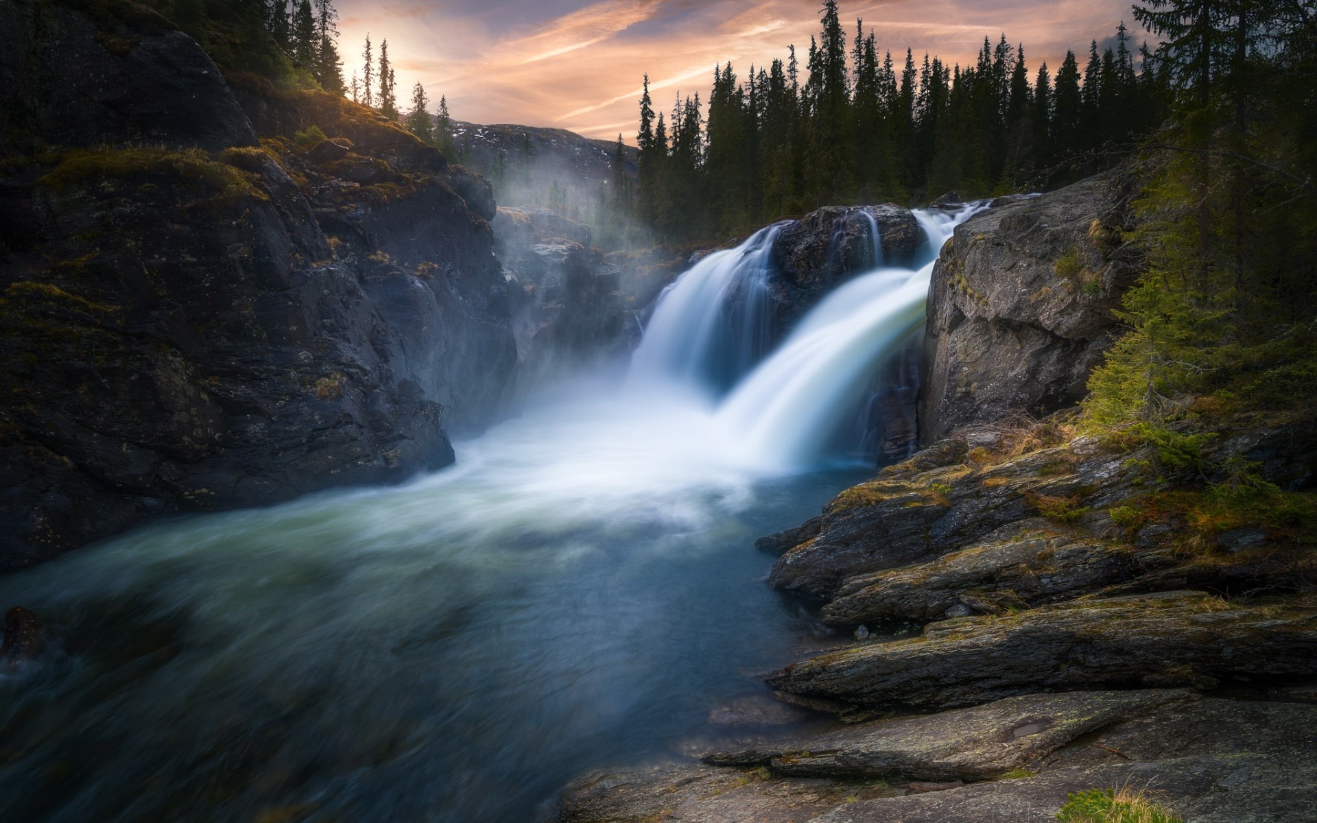 Waterfall in Norway with Long Exposure HD Wallpaper