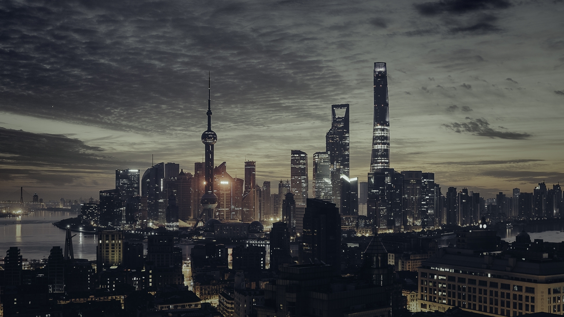 Shanghai cityscape at night with Oriental Pearl Tower HD Wallpaper