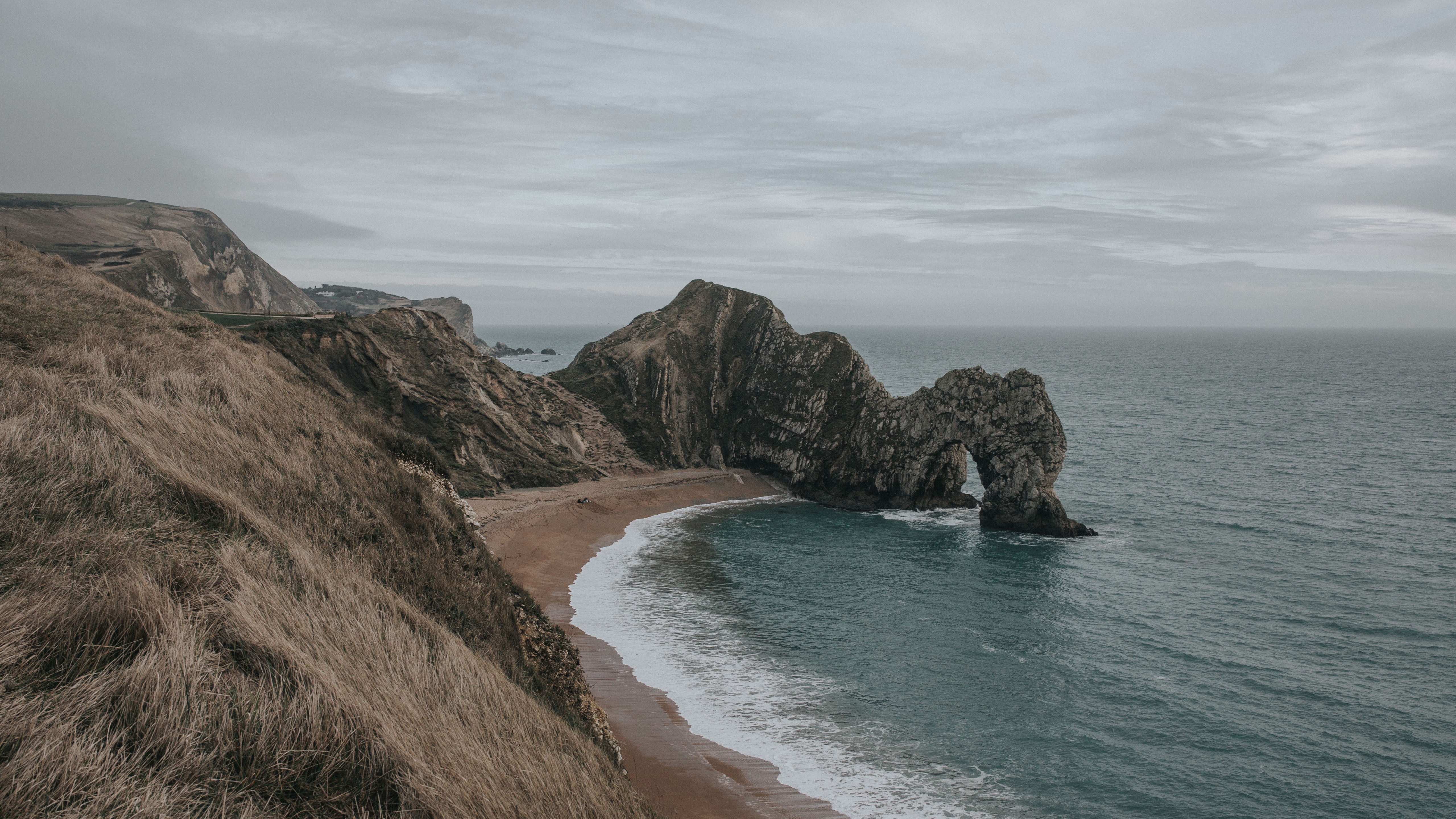 Durdle Door rock formation on the coast of Dorset HD Wallpaper