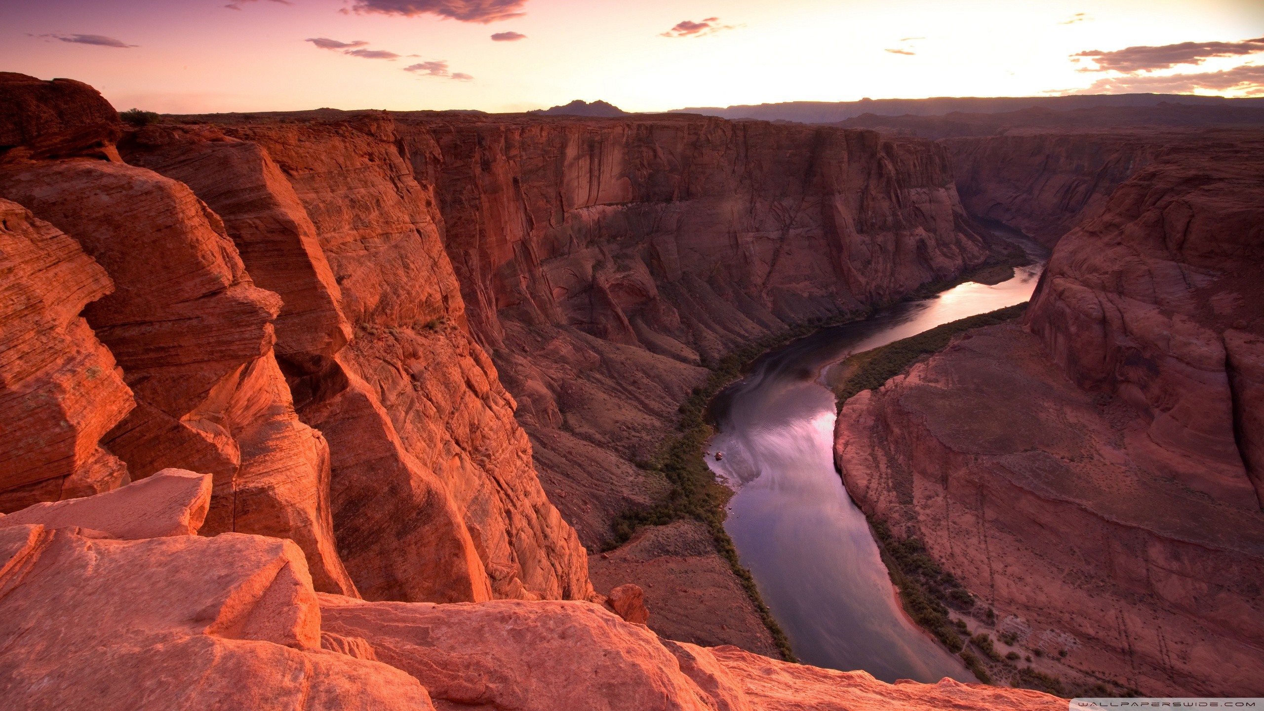 Horseshoe Bend Canyon with Colorado River at Sunset HD Wallpaper