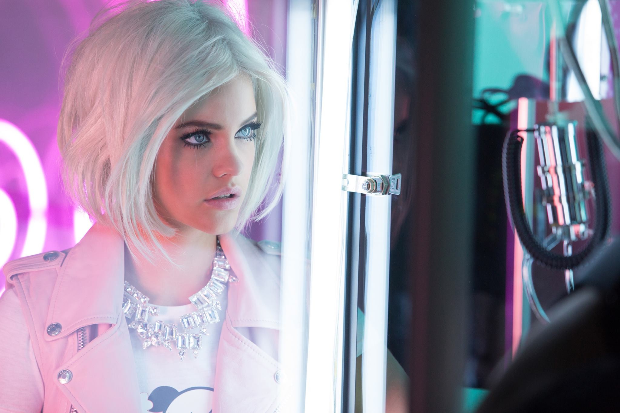 Barbara Palvin with white hair and pink jacket HD Wallpaper