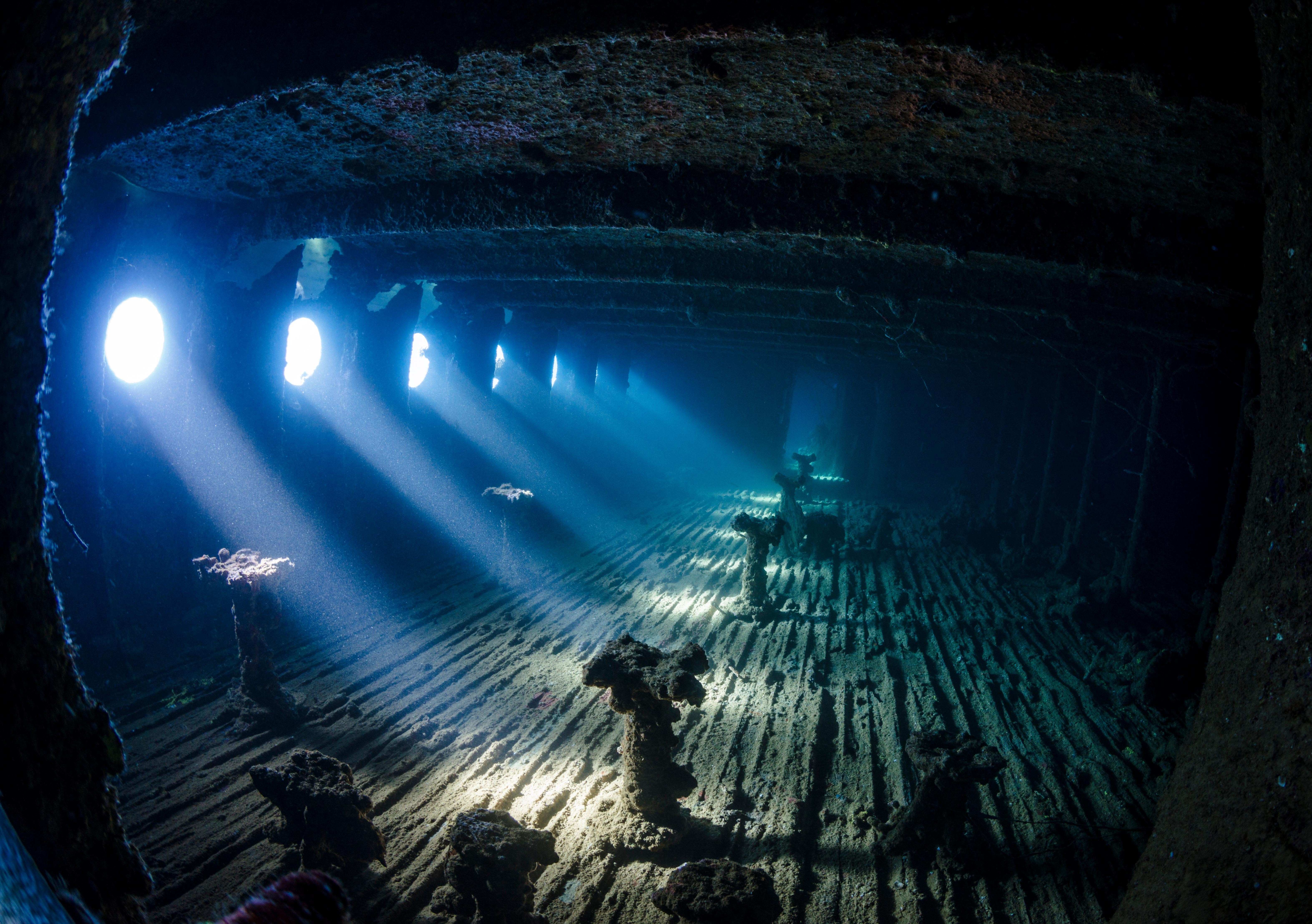 shipwreck, sea, wreck, underwater, interior, Nadya Kulagina, deep sea, sun rays, ship, corrosion HD Wallpaper