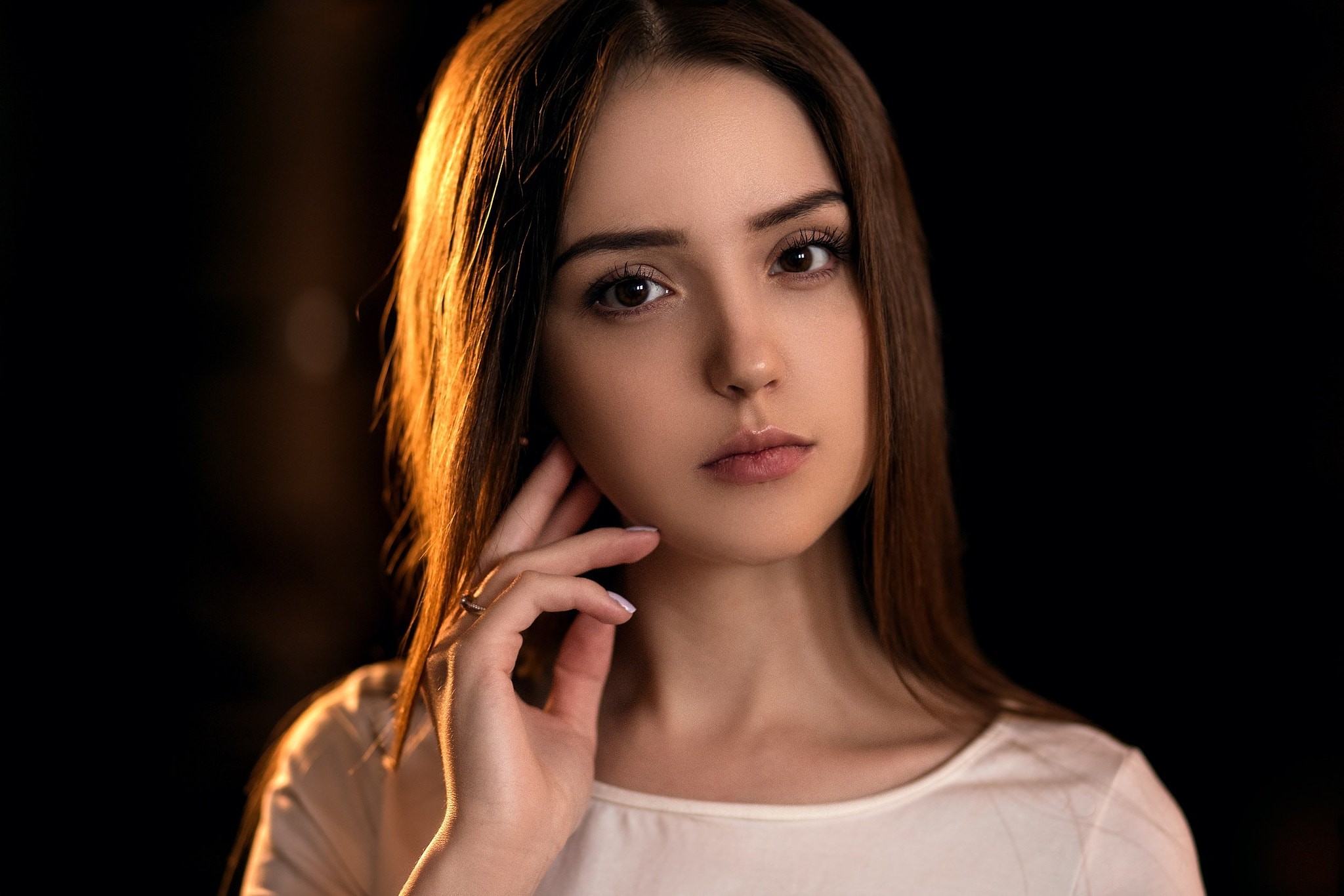 Portrait of a young woman with brown hair HD Wallpaper