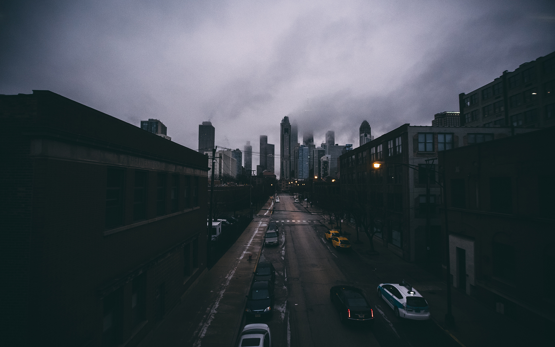 Cityscape on a Cloudy Day HD Wallpaper