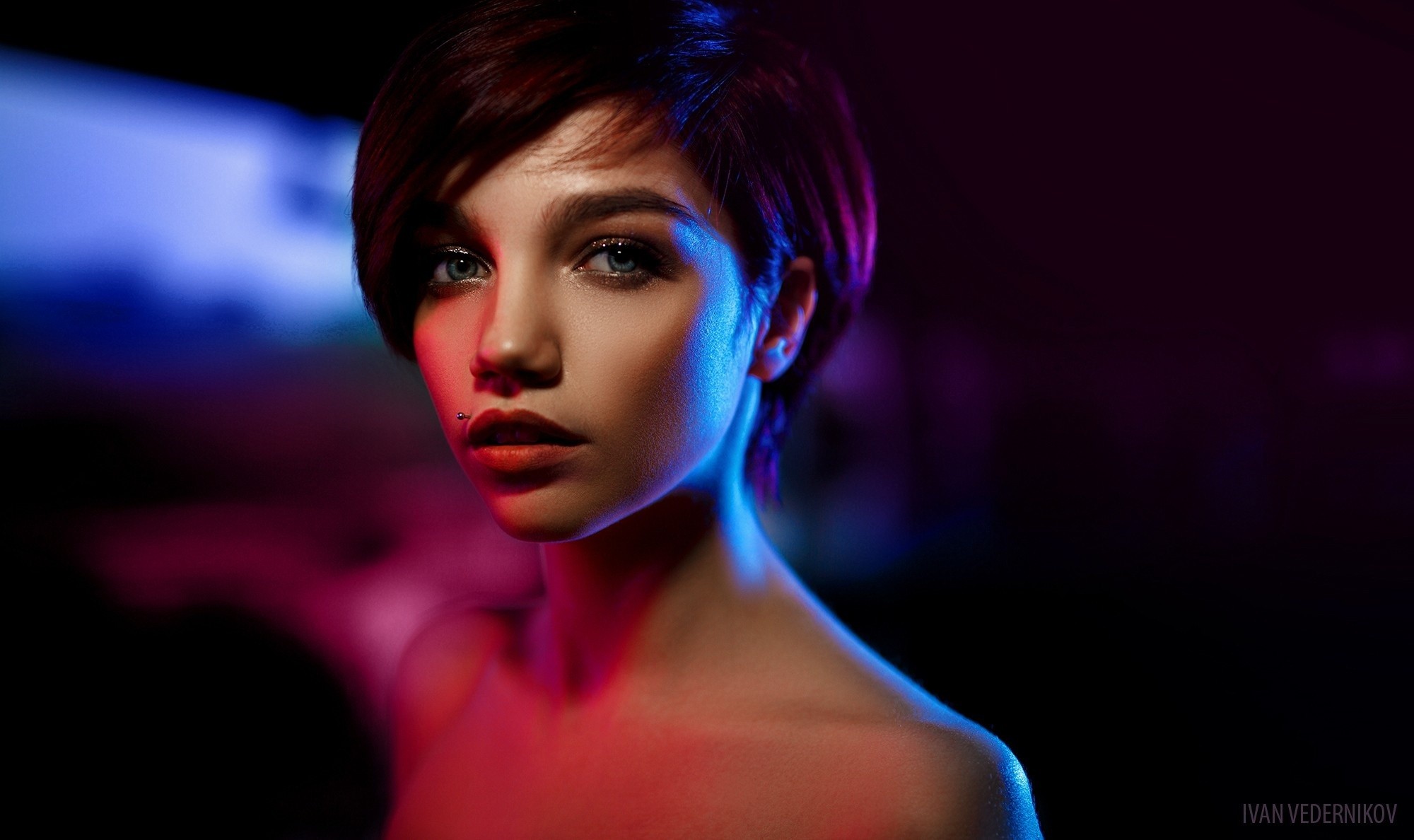 Portrait of Olya Pushkina with short hair and piercing HD Wallpaper