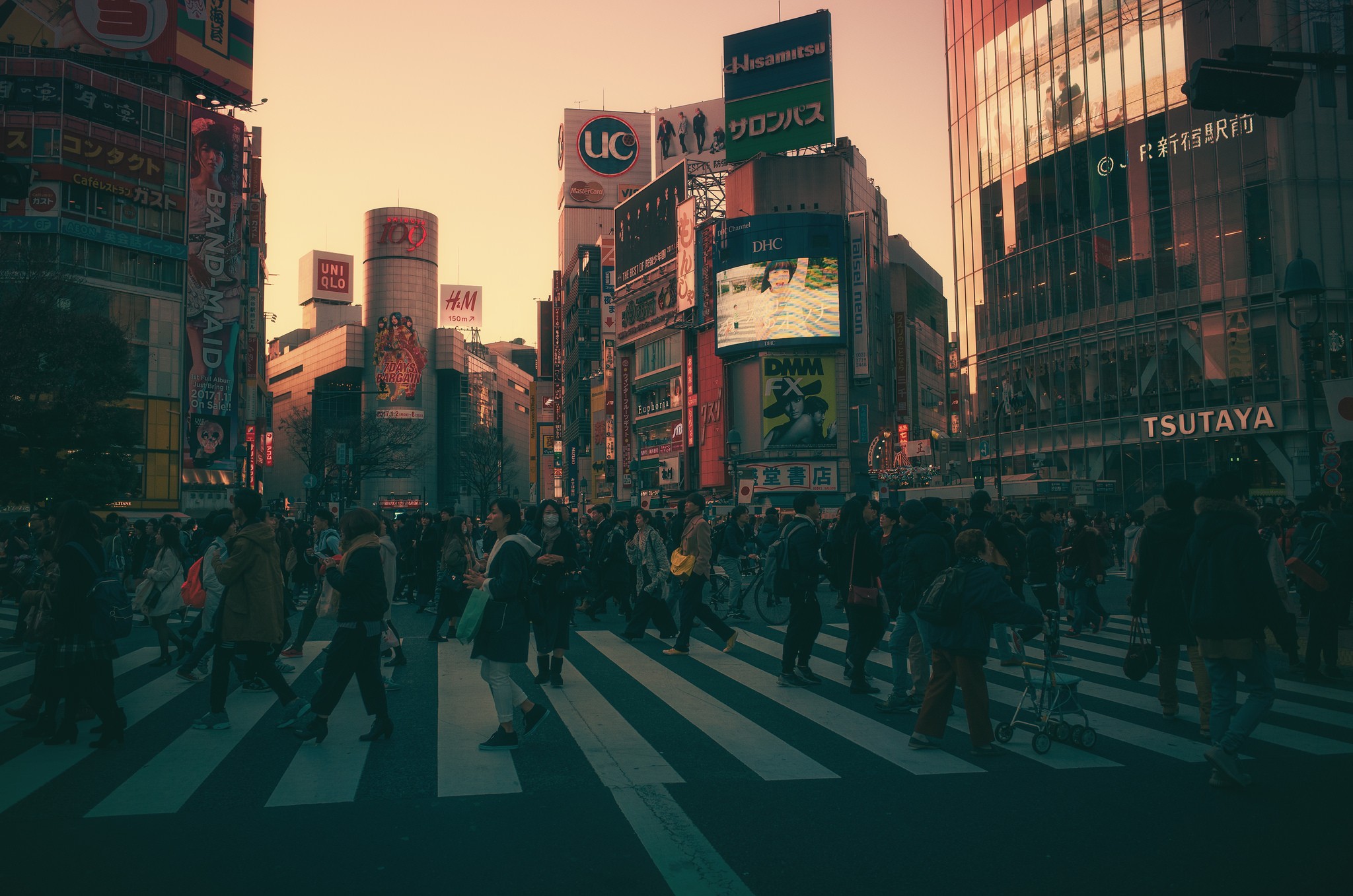 Shibuya Crossing, Tokyo, Japan HD Wallpaper